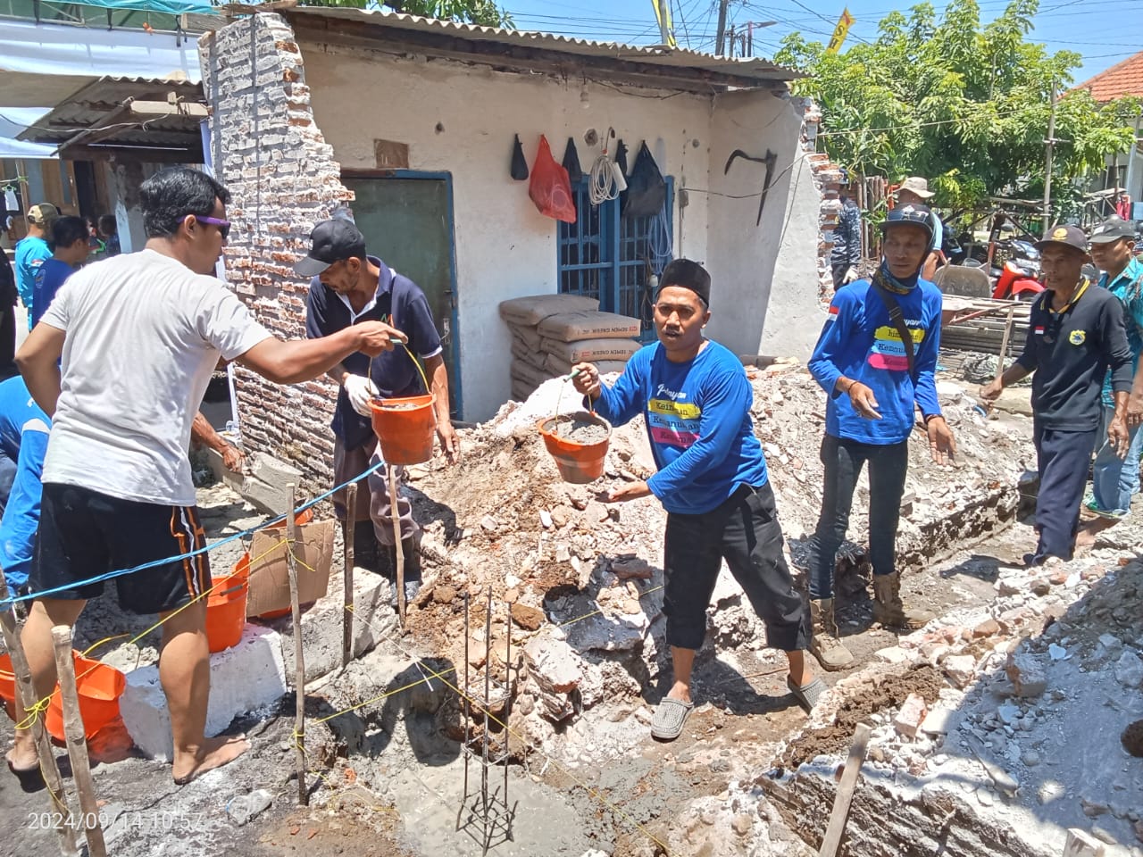 Janda Dua Anak di Sidodadi Taman Terima Rumah Syukur Sumpah Pemuda dari OPSHID Sidoarjo