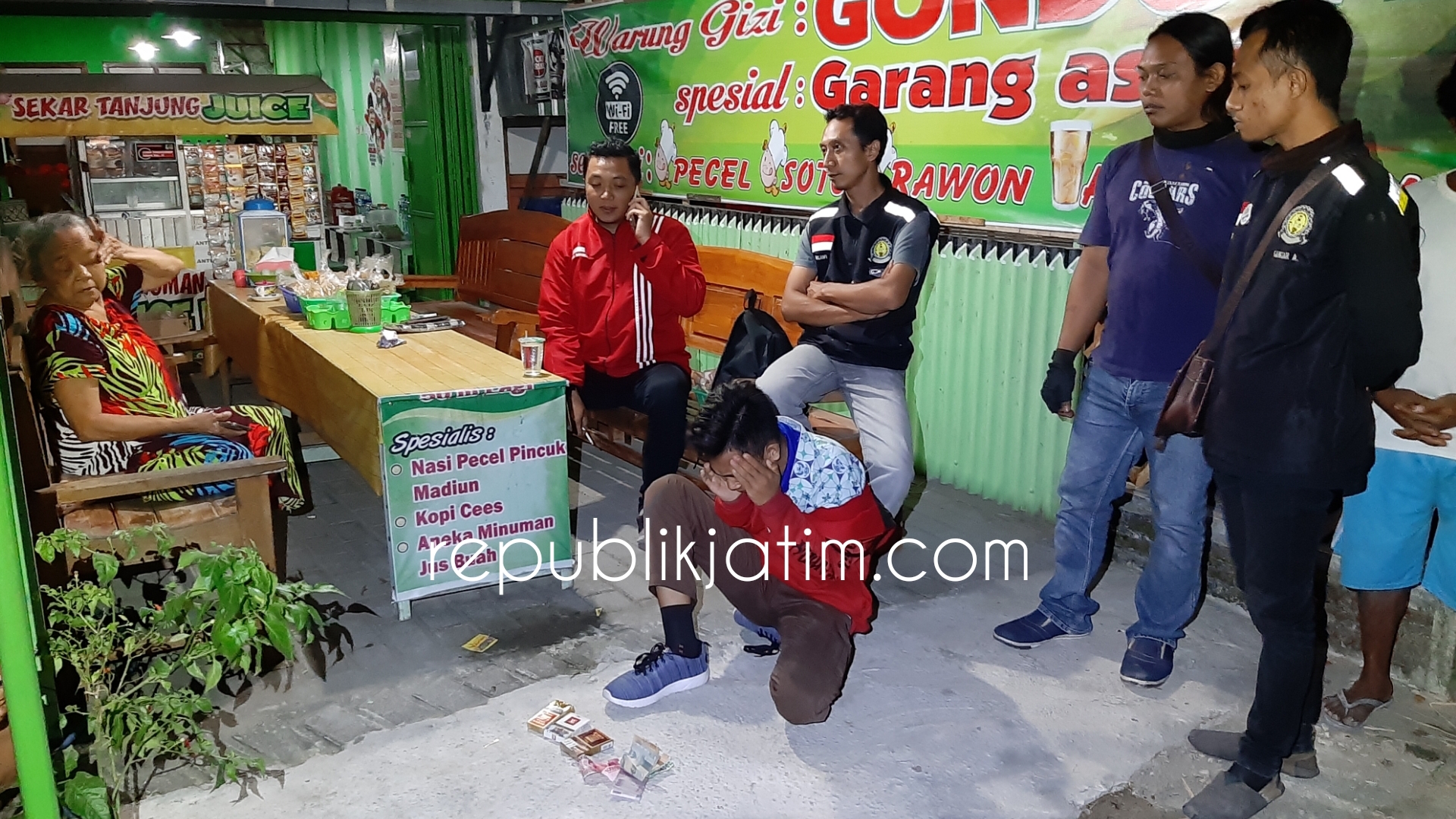 Kepergok Curi Uang Dan Rokok Seorang Remaja Ditangkap Warga