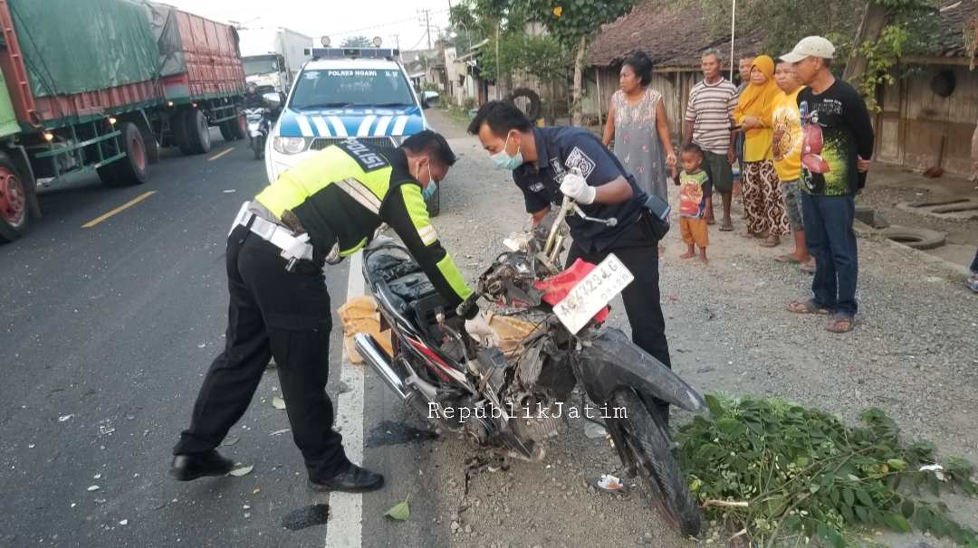 Pengendara  Motor di Ngawi Tewas Ditabrak Bus Mira