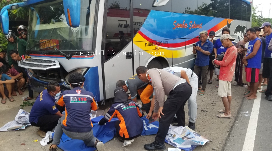 Bus Sumber Selamat Tabrak Pasutri Pengendara Motor Belok Mendadak, 1 Tewas  1 Luka