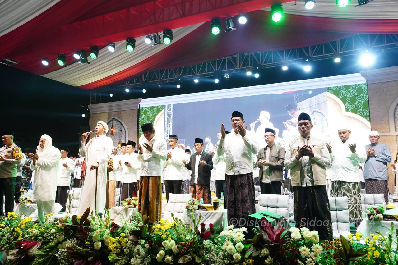 Plt Bupati Ikut Shalawatan dan Ceramah Kebangsaan Polresta Sidoarjo Menuju Perekonomian Inklusif di GOR