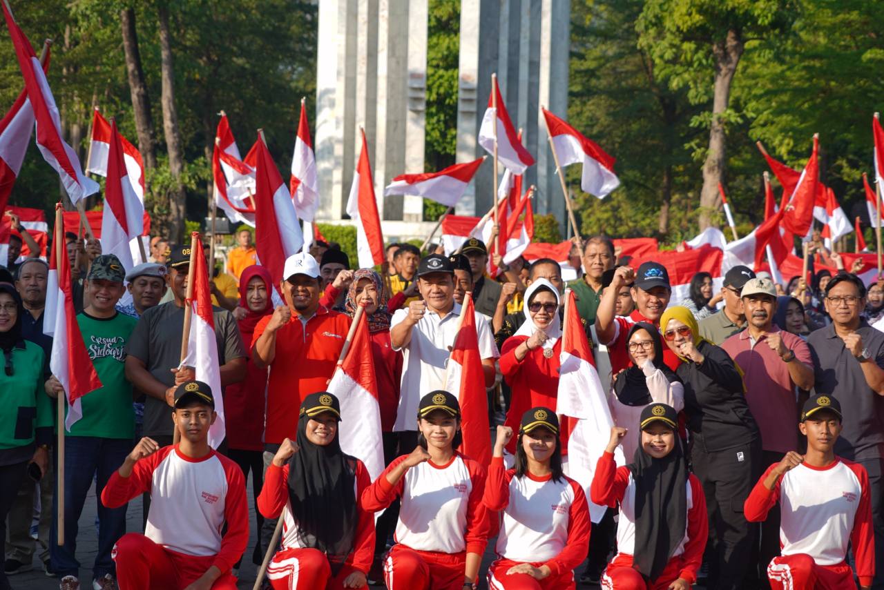 Semarakkan HUT Kemerdekaan RI, 10 Juta Bendera Merah Putih Dibagikan ke Warga Sidoarjo