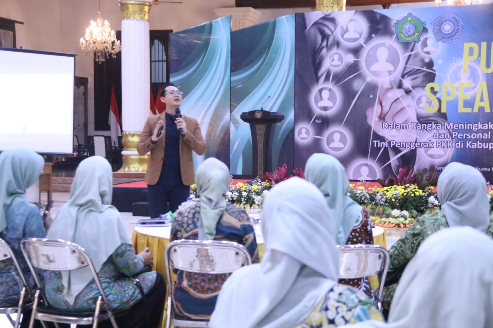 Kembangkan Potensi Persuasif, Kader PKK Sidoarjo Digembleng Soal Public Speaking