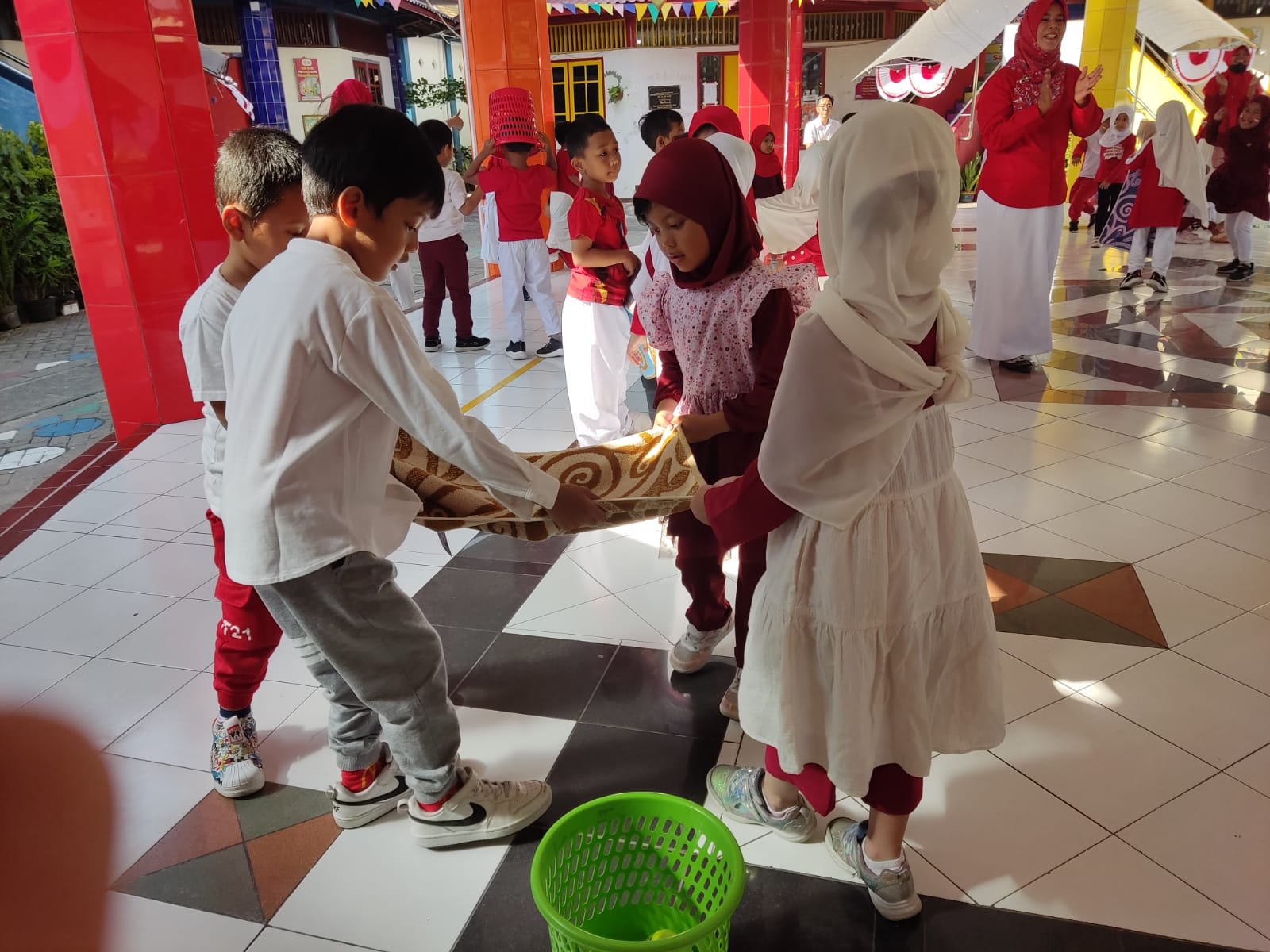 Libatkan Seluruh Warga Sekolah Termasuk Cleaning Service, KB TK Al Muslim Rayakan HUT RI ke 79