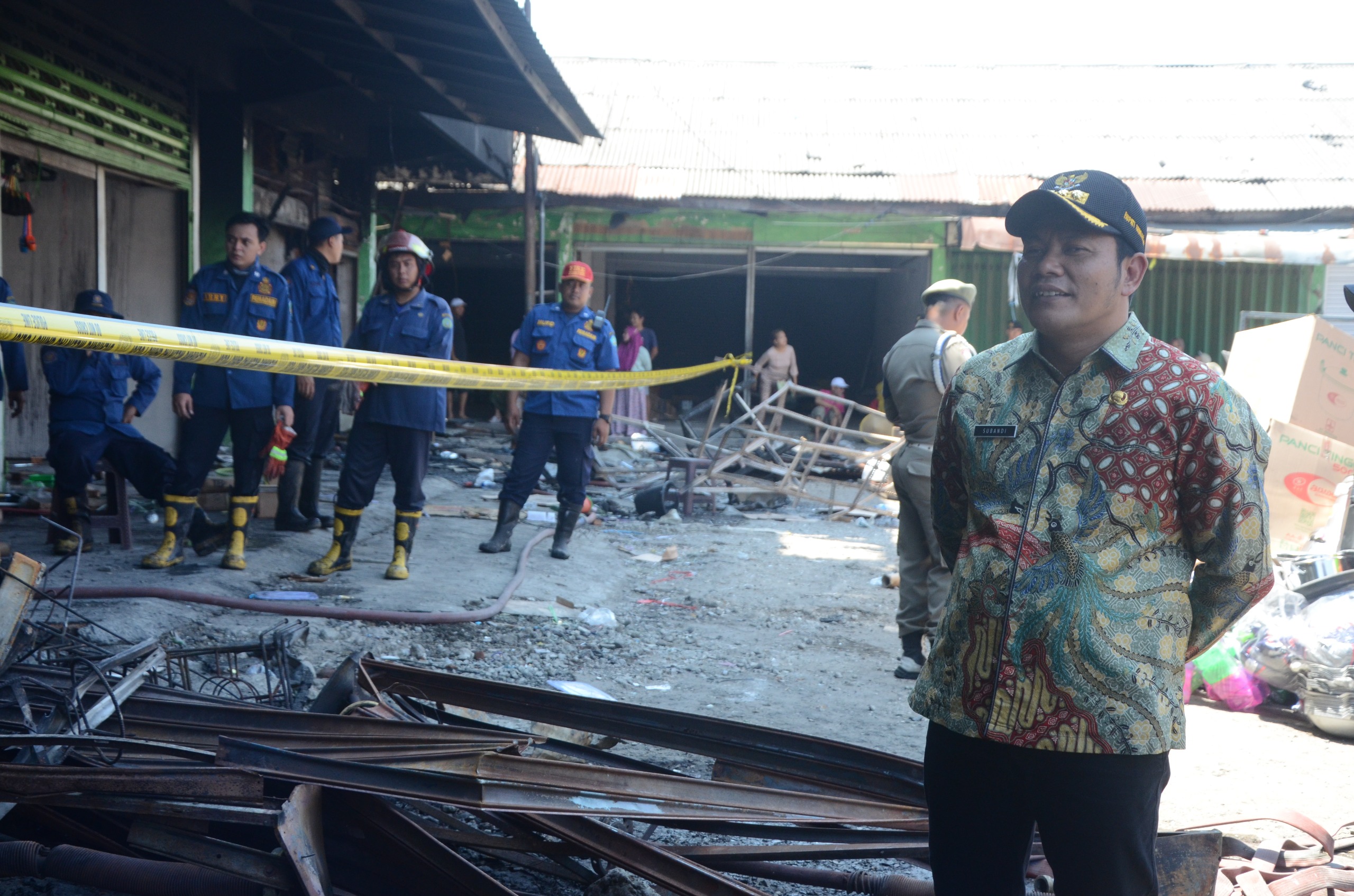 Plt Bupati Sidoarjo Janji Beri Bantuan Dana BTT untuk Ratusan Pedagang Pasar Krian Terdampak Kebakaran