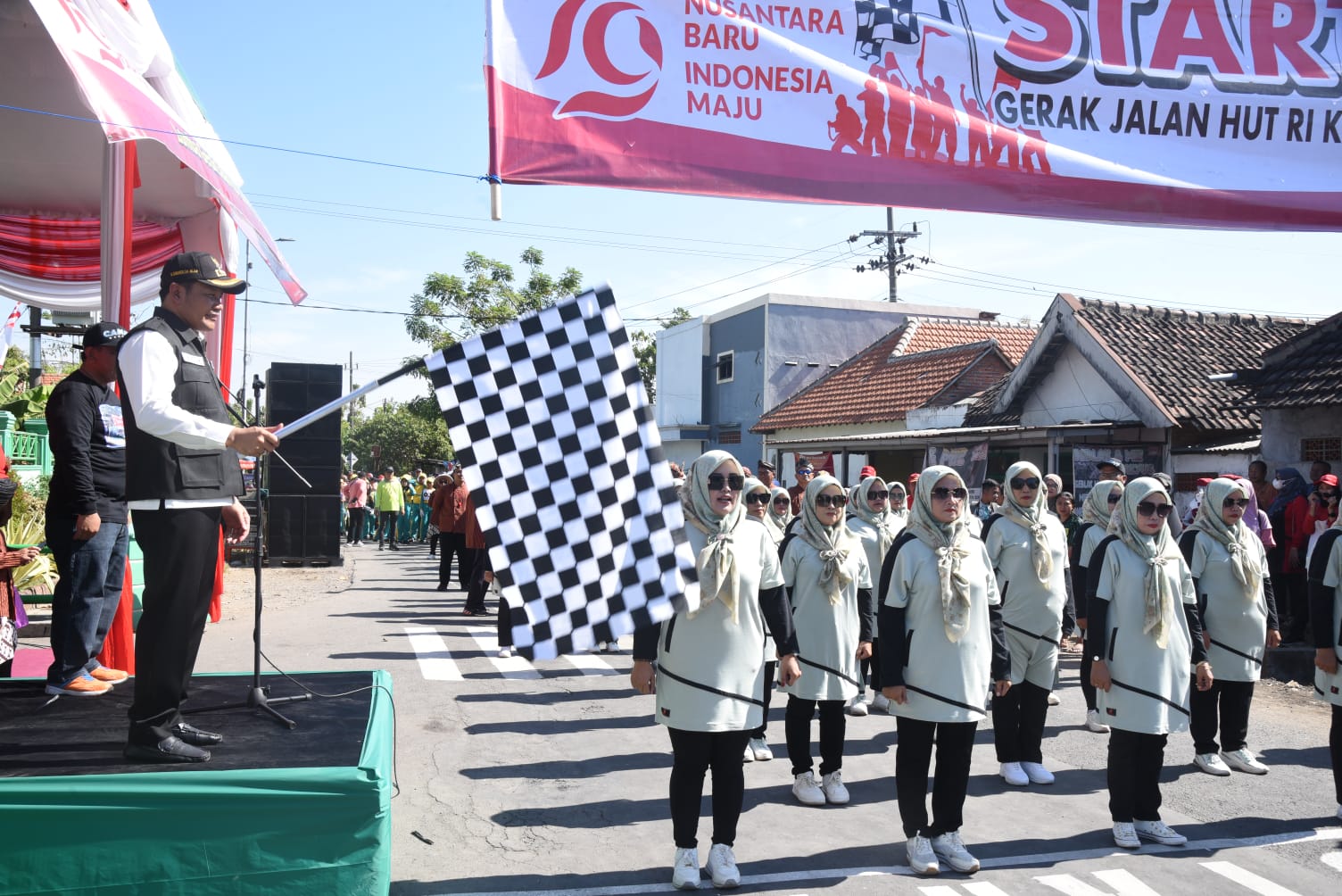 Gerak Jalan HUT Kemerdekaan RI di Kecamatan Wonoayu Bentuk Gotong Royong dan Solidaritas Antar Warga