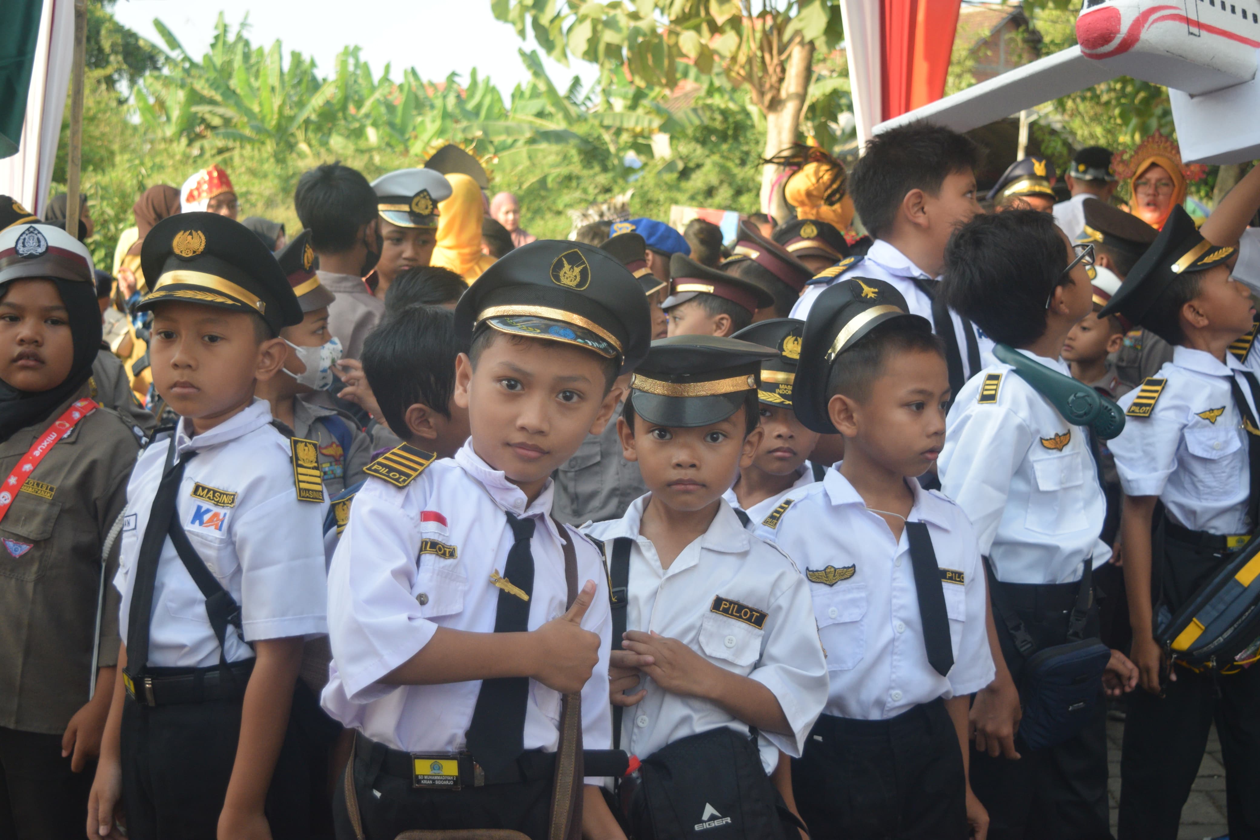 Milad SD Mukrida ke 9, Siswa dan Guru Pawai Budaya, Ketua PCM Krian Berharap Lahirkan Anak-Anak Hebat yang Berguna