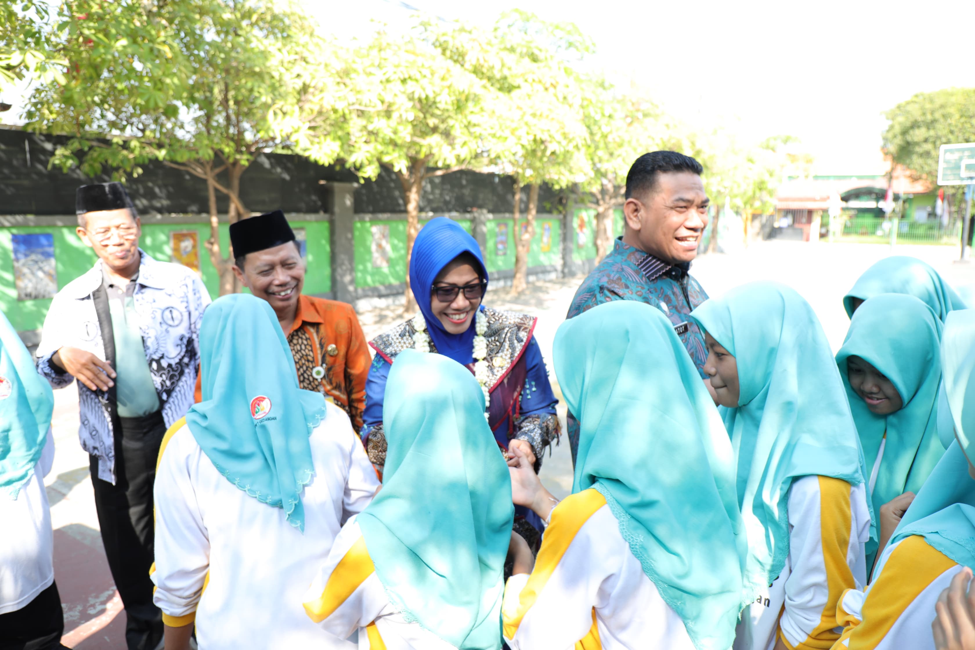 Cegah Stunting, Siswi SMP Negeri di Sidoarjo Dukung Program Olahraga dan  Aksi Konsumsi Makanan Bergizi