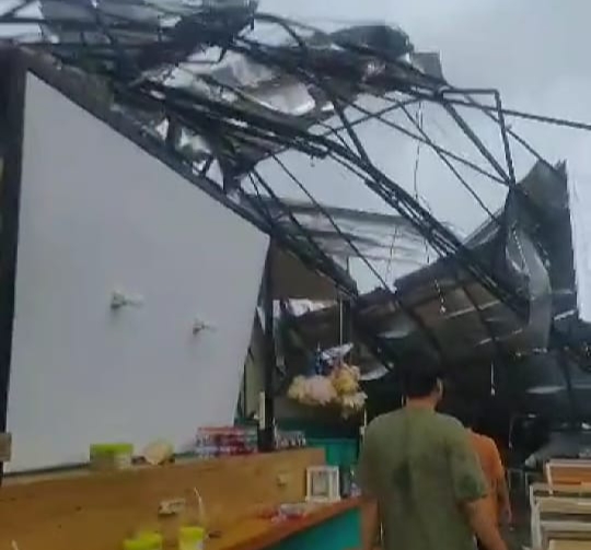Empat Kecamatan di Wilayah Sidoarjo Barat Diterjang Peting Beliung, 1 Korban Tewas 2 Terluka Ratusan Rumah Rusak