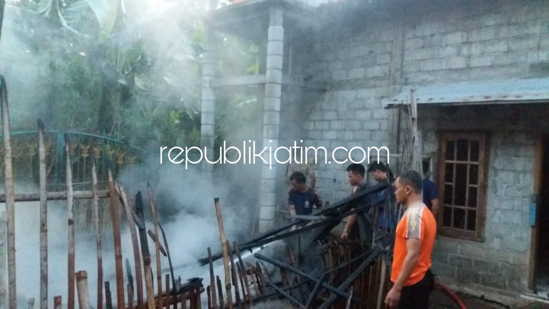 Dapur Darurat Rumah Warga Ponorogo Ludes Terbakar