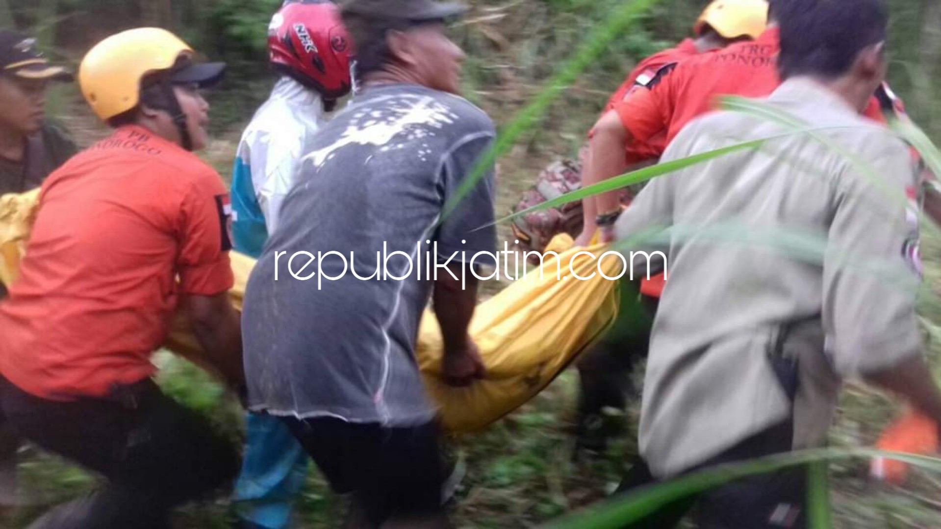 Lima Santri Tenggelam di Sungai, 1 Selamat, 1 Tewas, 3 Belum Ditemukan