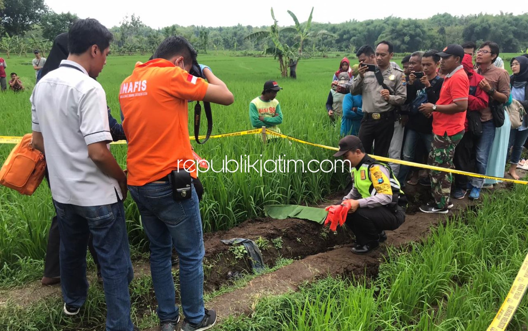 Mayat Bayi Dikubur Warga Ponorogo di Saluran Air Persawahan