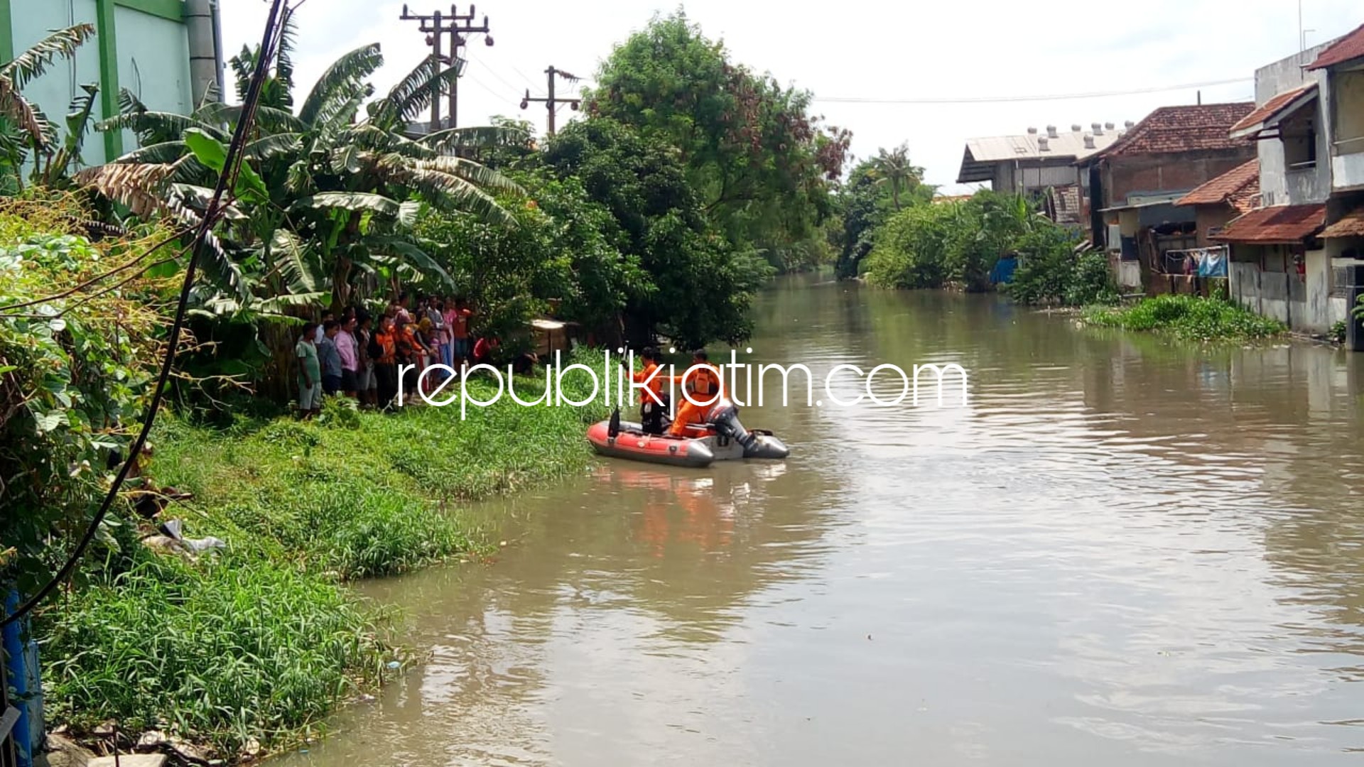 Bermain, Balita 3,5 Tahun Tenggelam di Sungai Buntung Waru