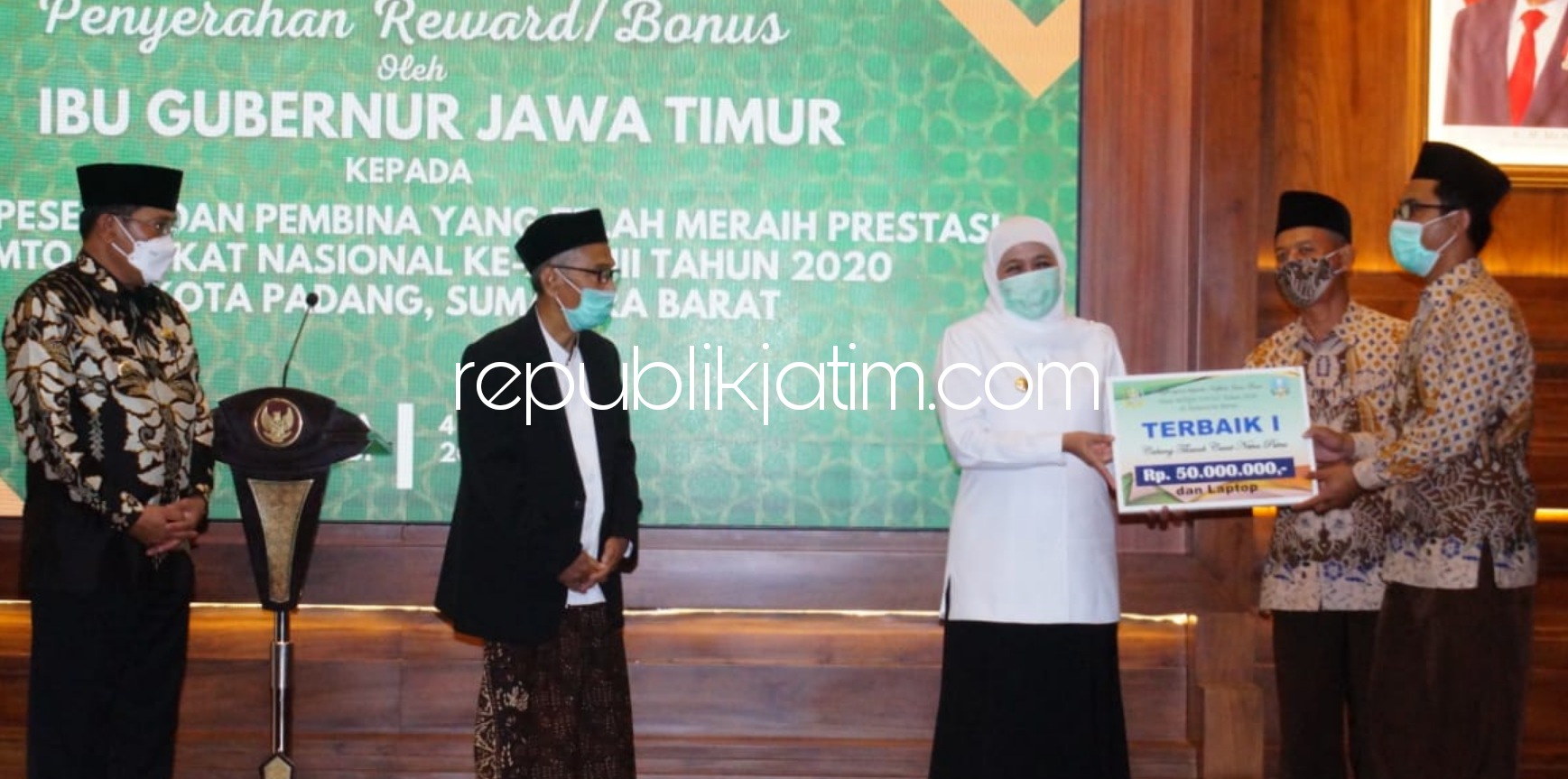 Juarai Beberapa Cabang MTQ Nasional, Gubernur Jatim Hujani Kafilah Sidoarjo Bonus Puluhan Juta Rupiah