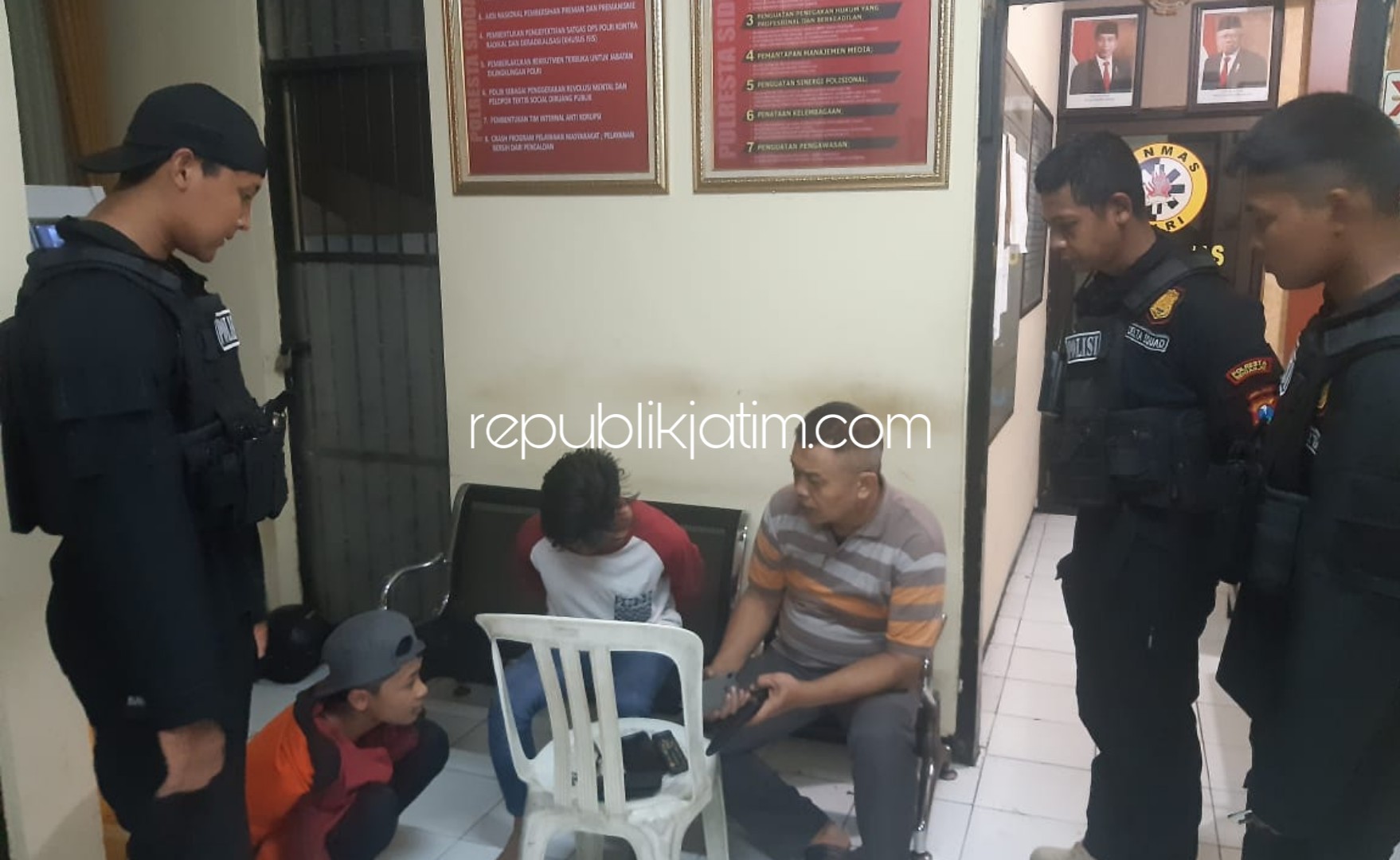 Tiga Pemuda Bawa Sajam, Diringkus Tim Delta Squad Polresta Sidoarjo