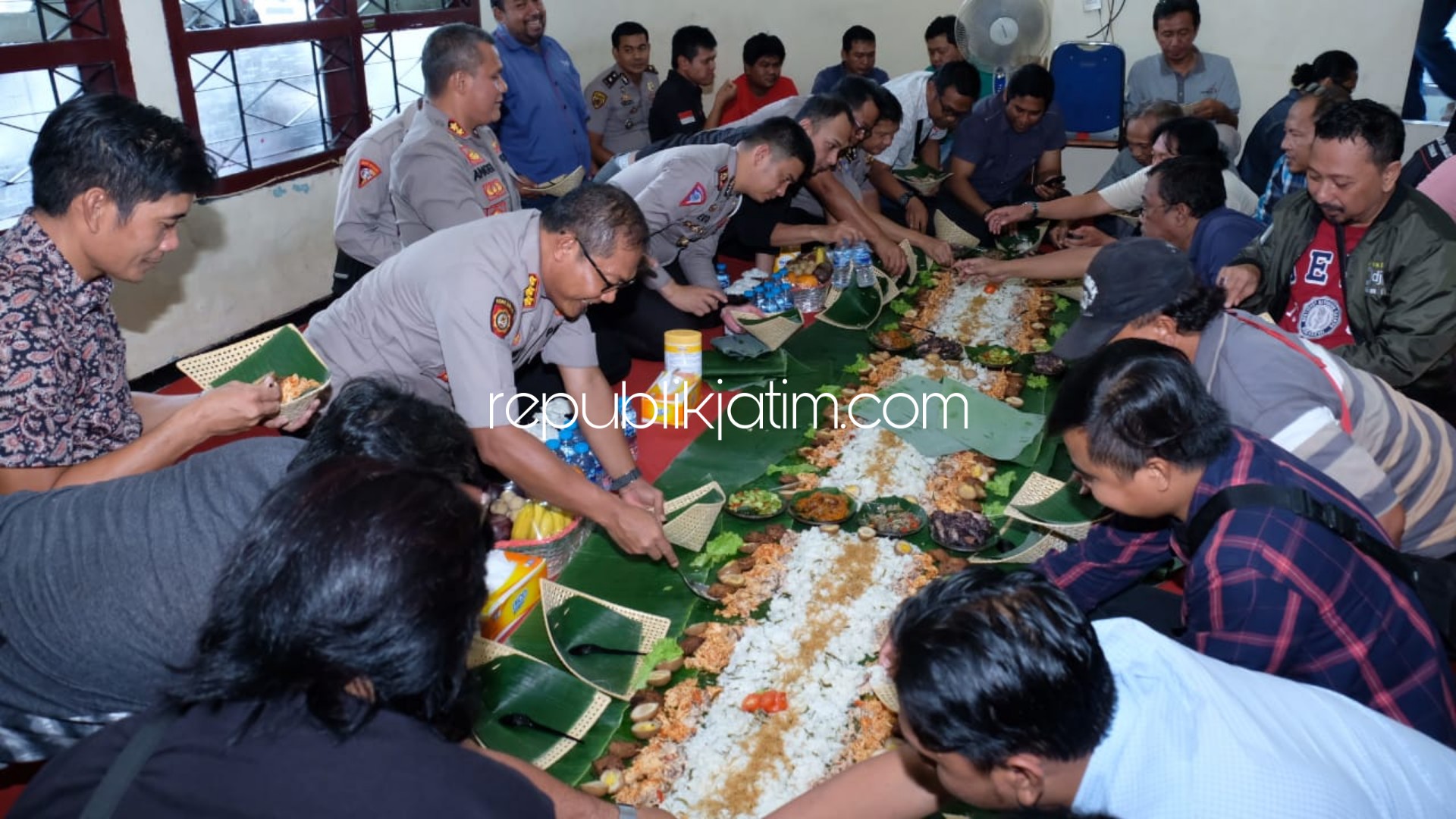 Kapolresta Sidoarjo Purakan Bersama Puluhan Wartawan, Ajak Jurnalis Tangkal Hoax