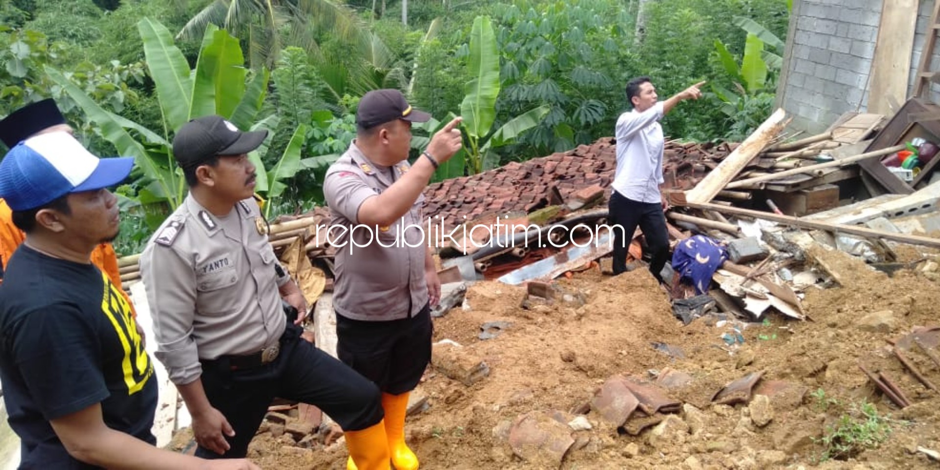 Diterjang Longsor Rumah Rata Tanah, Warga Ponorogo Tewas Terjebak di Kamar