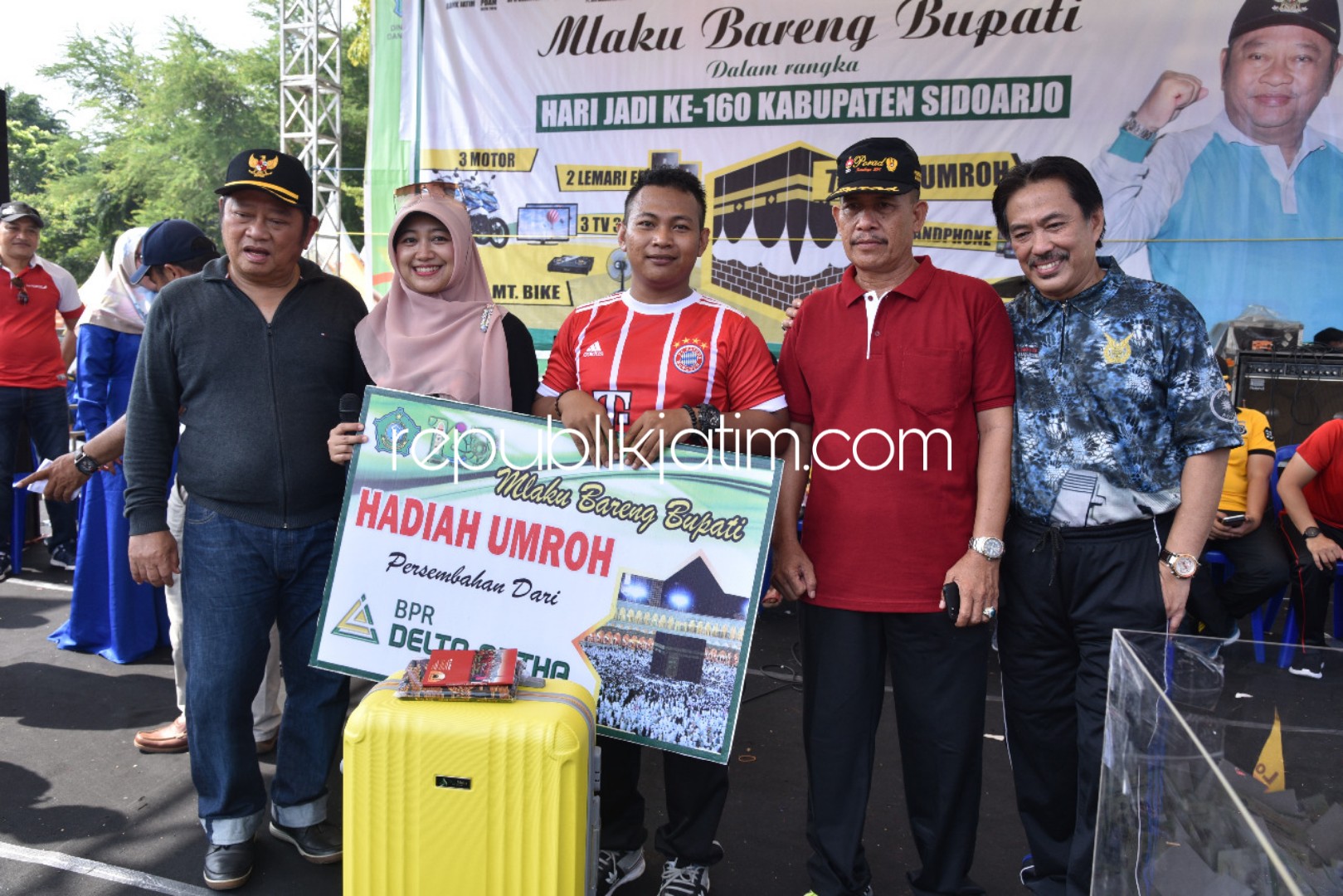 Tujuh Peserta Mlaku Bareng Bupati Sidoarjo dapat Paket Umroh Gratis