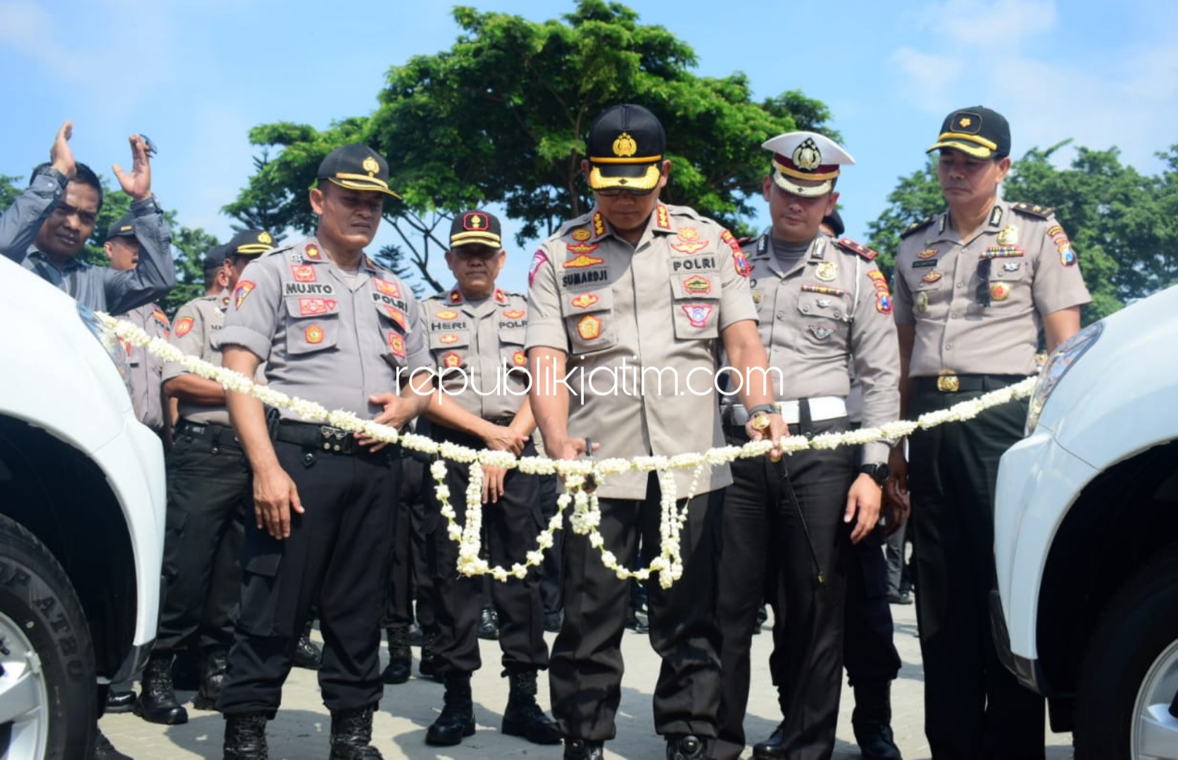 Kapolresta Sidoarjo Serahkan Bantuan Ranmor dan Sarana Lantas dari Korlantas Polri