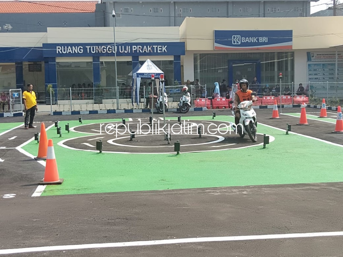 Praktik Pemohon SIM di Polresta Sidoarjo Mulai Gunakan Sensor Ultrasonik