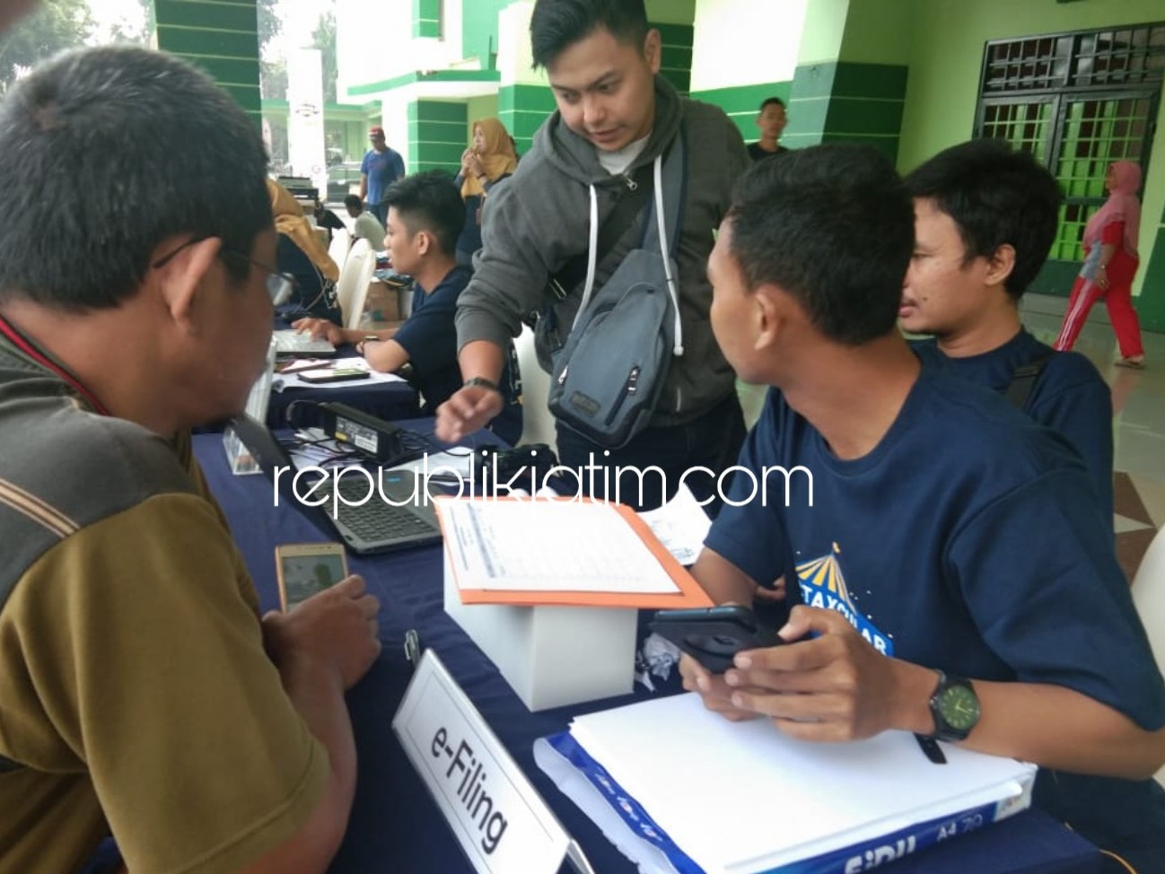 Spectaxcular DJP Jatim II Ingatkan WP dan Buka Layanan Pojok Pajak