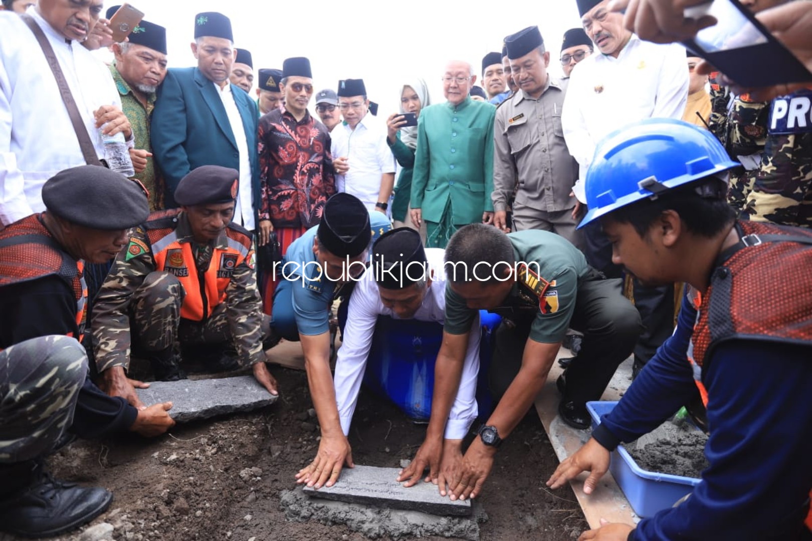 Pembangunan Masjid KH M Hasyim Asyari Banjir Sumbangan, Peletakan Batu Pertama Dapat Rp 3,529 Miliar