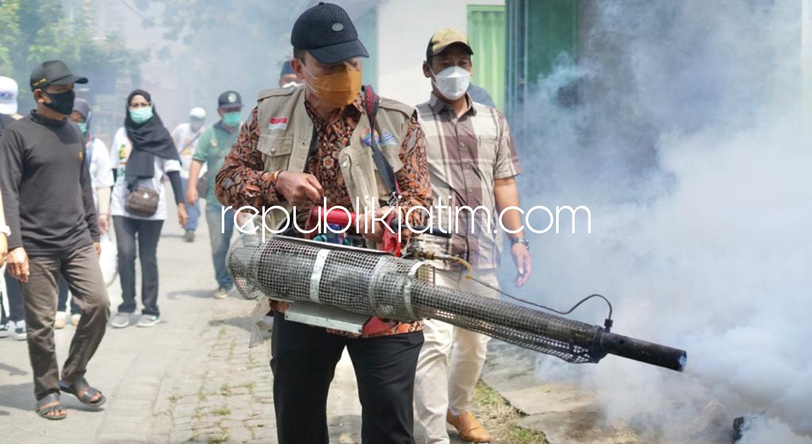 Puluhan Warga Penambangan Balongbendo Terserang Chikungunya, BHS dan Tim Respon Cepat Gelar Fogging