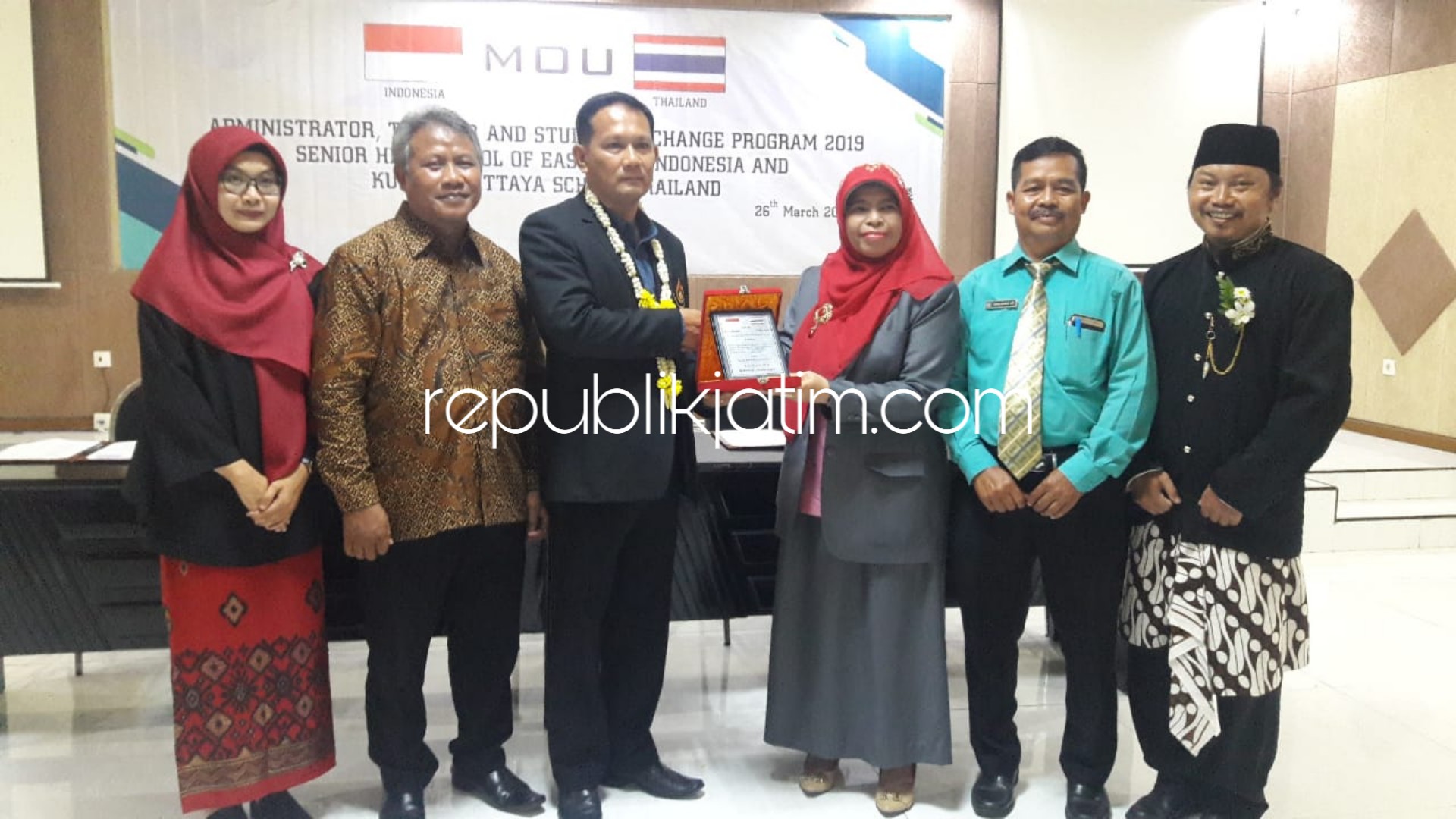 Smamda Sidoarjo Tuan Rumah Pertukaran Pelajar dan Guru dengan Thailand