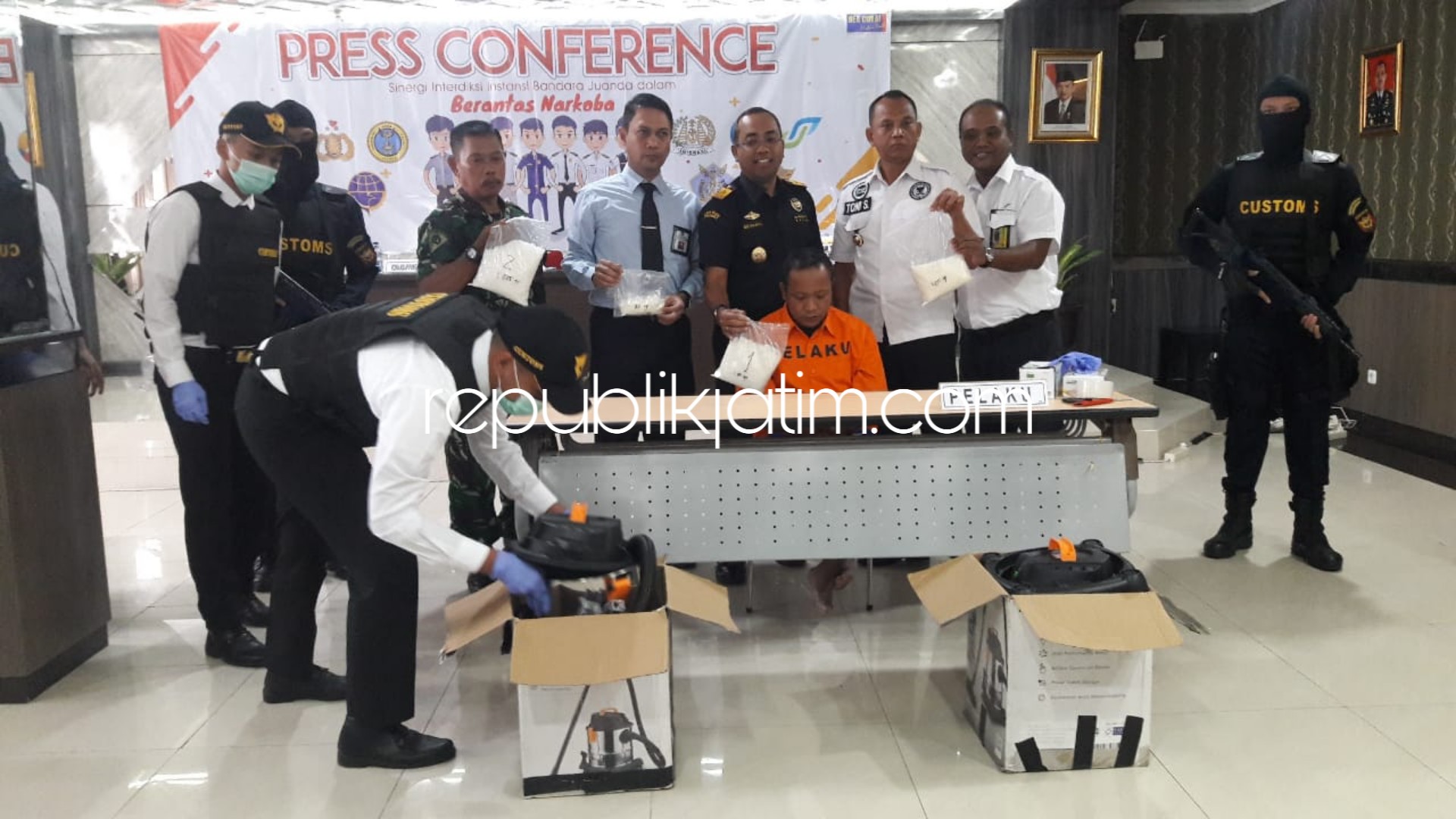 Simpan Sabu 2,6 Kilogram di Vacuum Cleaner Warga Sampang Ditangkap Bea Cukai Juanda