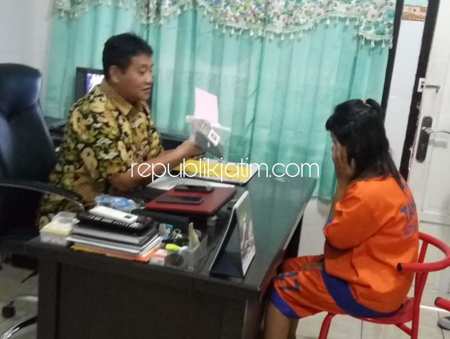 Simpan Sabu-Sabu, Janda Muda Penjaga Warkop di Porong Diringkus Polisi