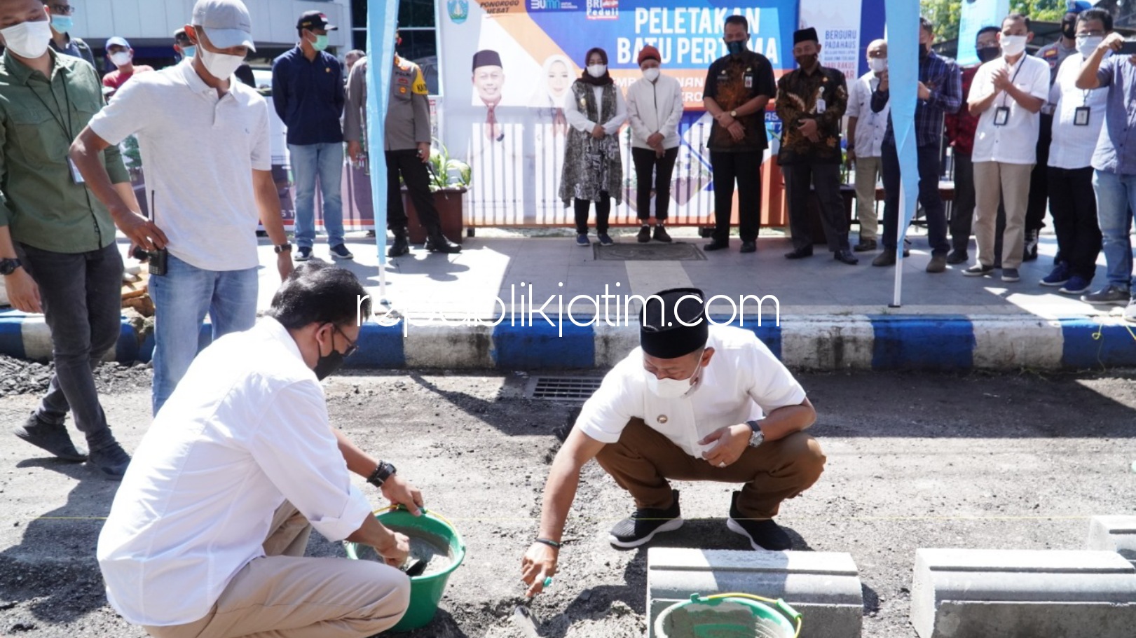 Peletakan Batu Pertama Tanda Dimulainya Pembangunan Face Off JL Cokroaminoto Ponorogo