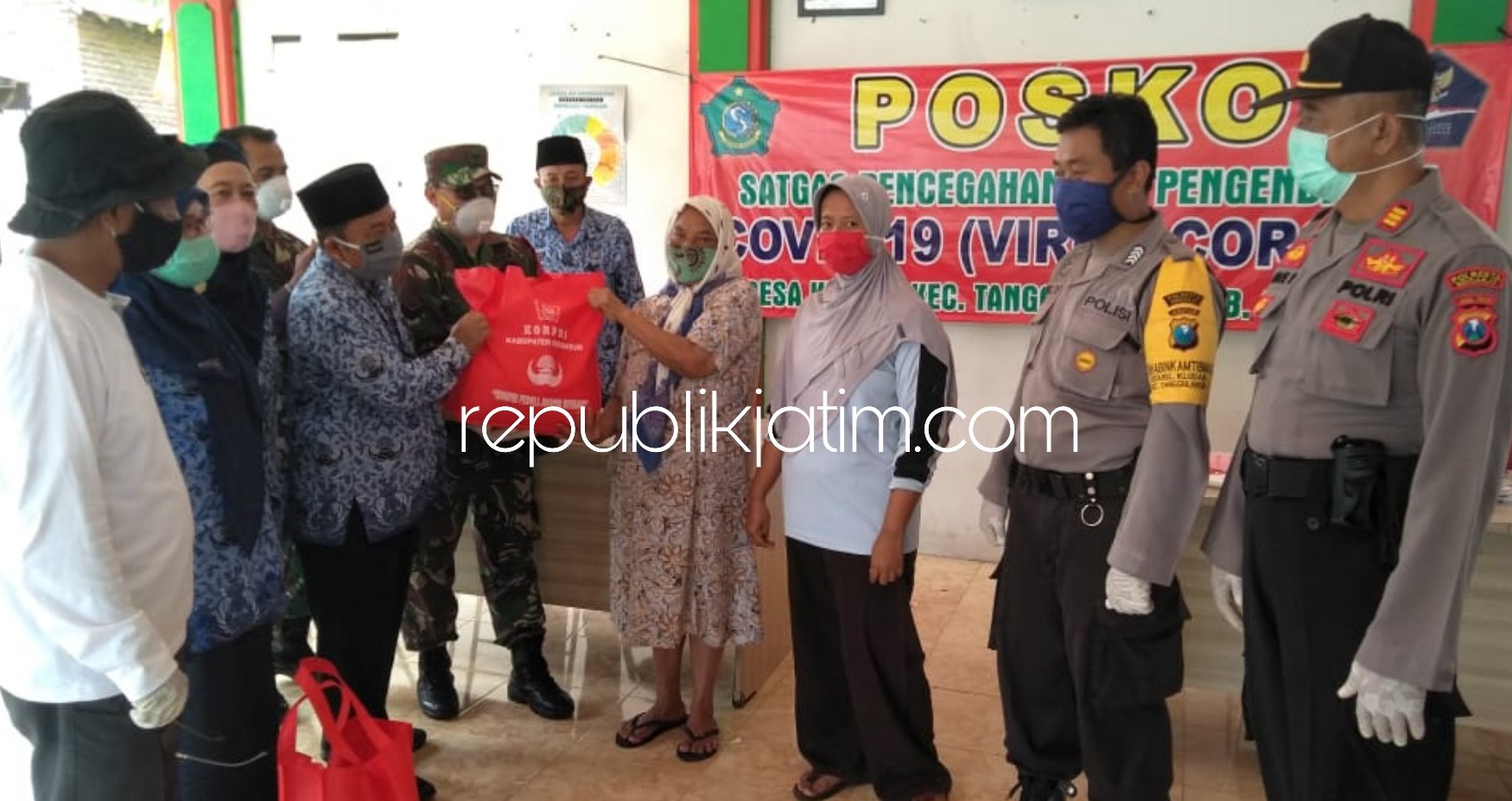 Forkopimka Tanggulangin Sidak Kesiapan Posko Desa dan Serahkan Bantuan Covid-19