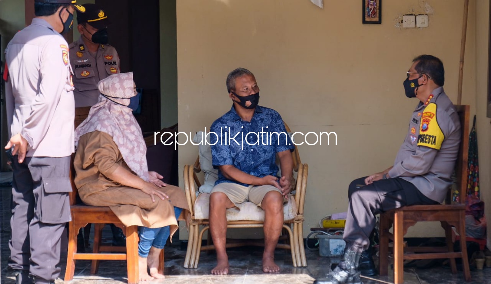 Kapolresta Sidoarjo Peduli Anggota Sakit Lewat Anjangsana