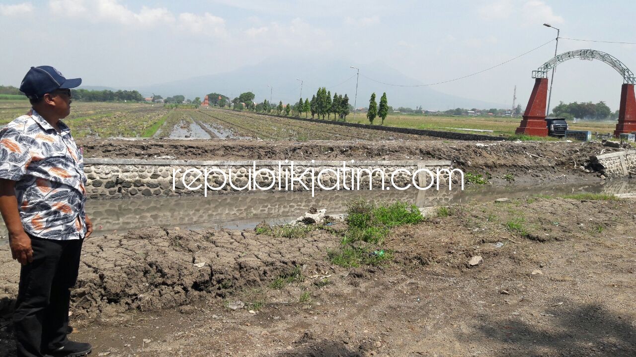 Ambrol, Rekanan Diminta Perbaiki Plengsengan Sungai Candipari Rp 630 Juta