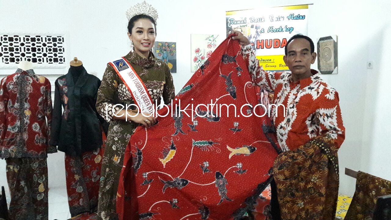 Miss Tourism Queen International Kenalkan Batik Sidoarjo ke 70 Negara