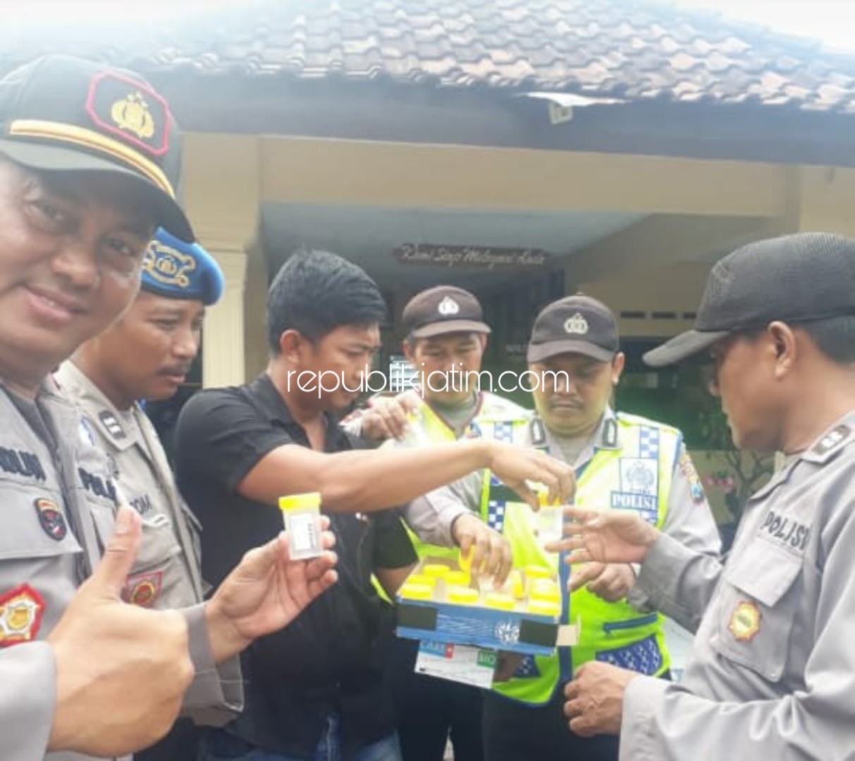 Anggota Polsek Jabon Diwajibkan Tes Urin, Hasilnya Negatif