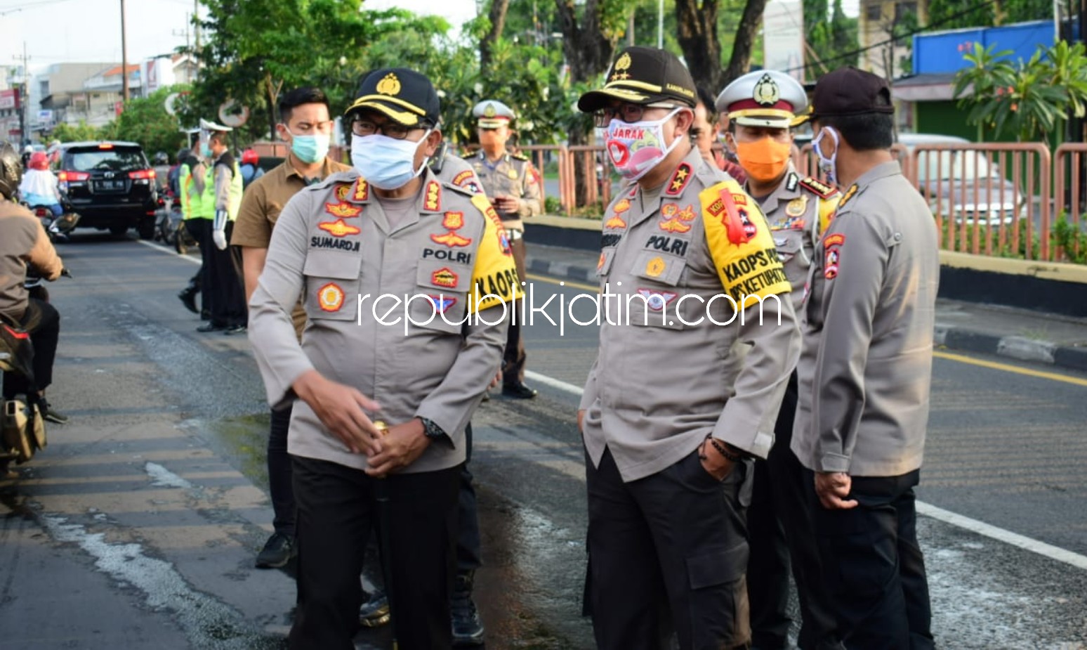 Kakorlantas Pantau Ops Ketupat Semeru dan Pos Check Point PSBB Sidoarjo