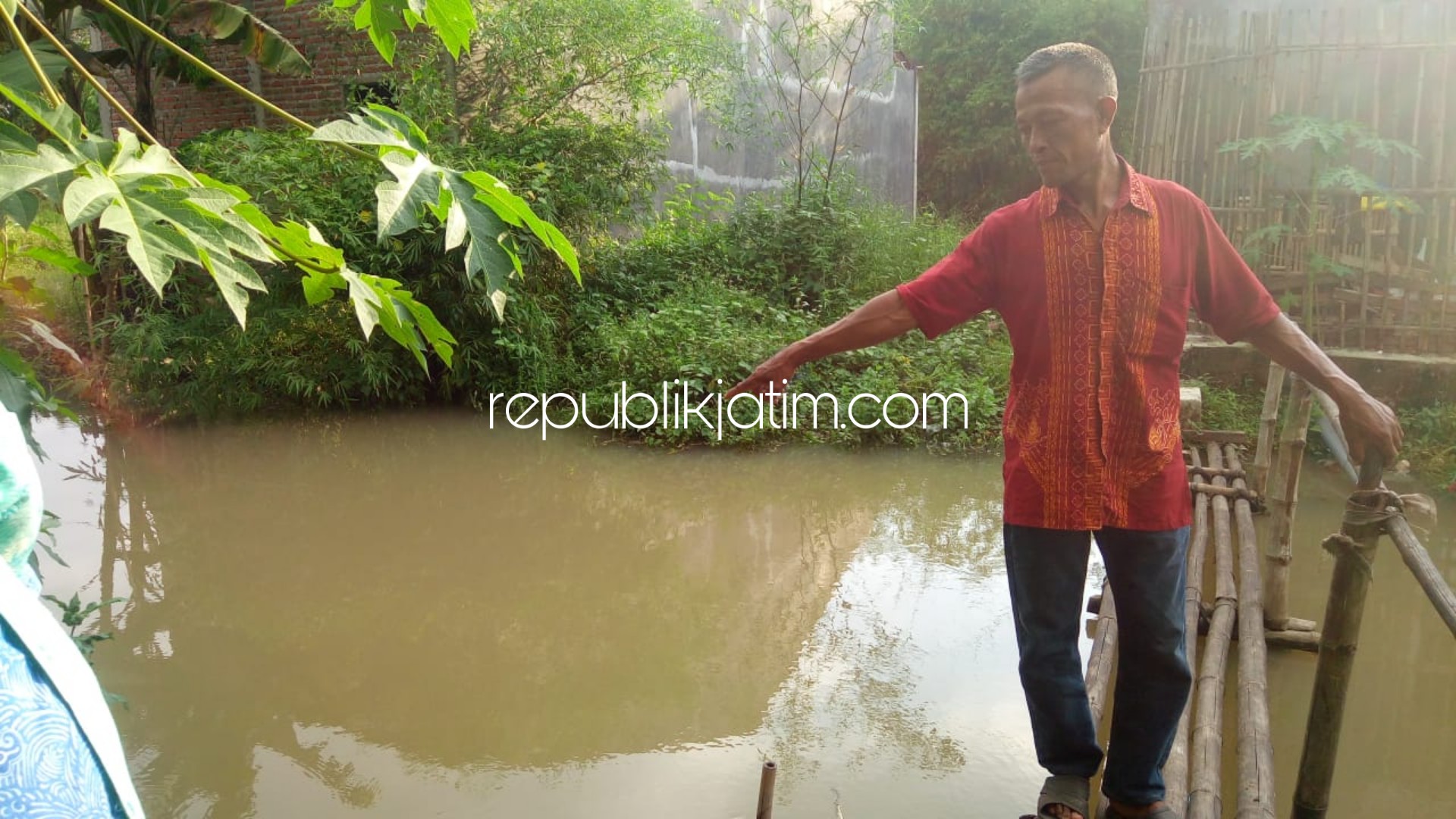 Kakak Beradik Terjebur Sungai, 1 Tewas 1 Kritis Dilarikan Rumah Sakit