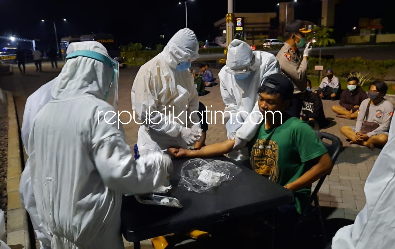 Polisi Sidoarjo Tindak Pelanggar Jam Malam Hingga Rapid Test Massal Puluhan Pemuda