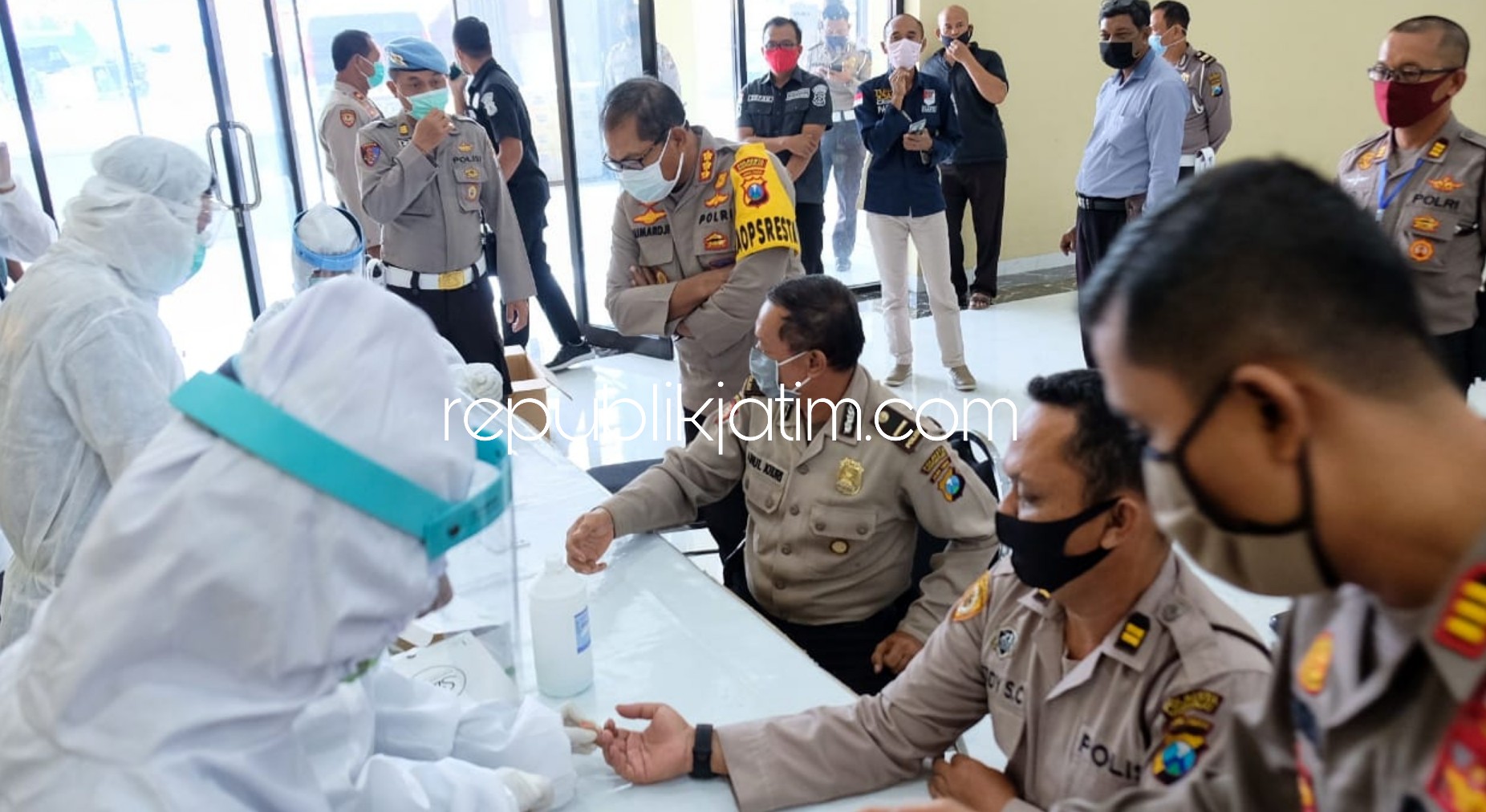 Cegah Covid-19, Ratusan Perwira Polresta Sidoarjo Dirapid Test Massal