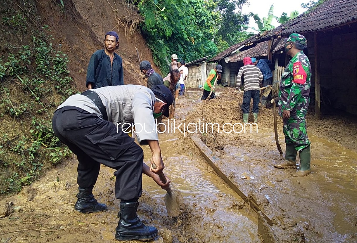 Rumah Warga Pudak Ponorogo Tertimpa Longsor Terima Bantuan