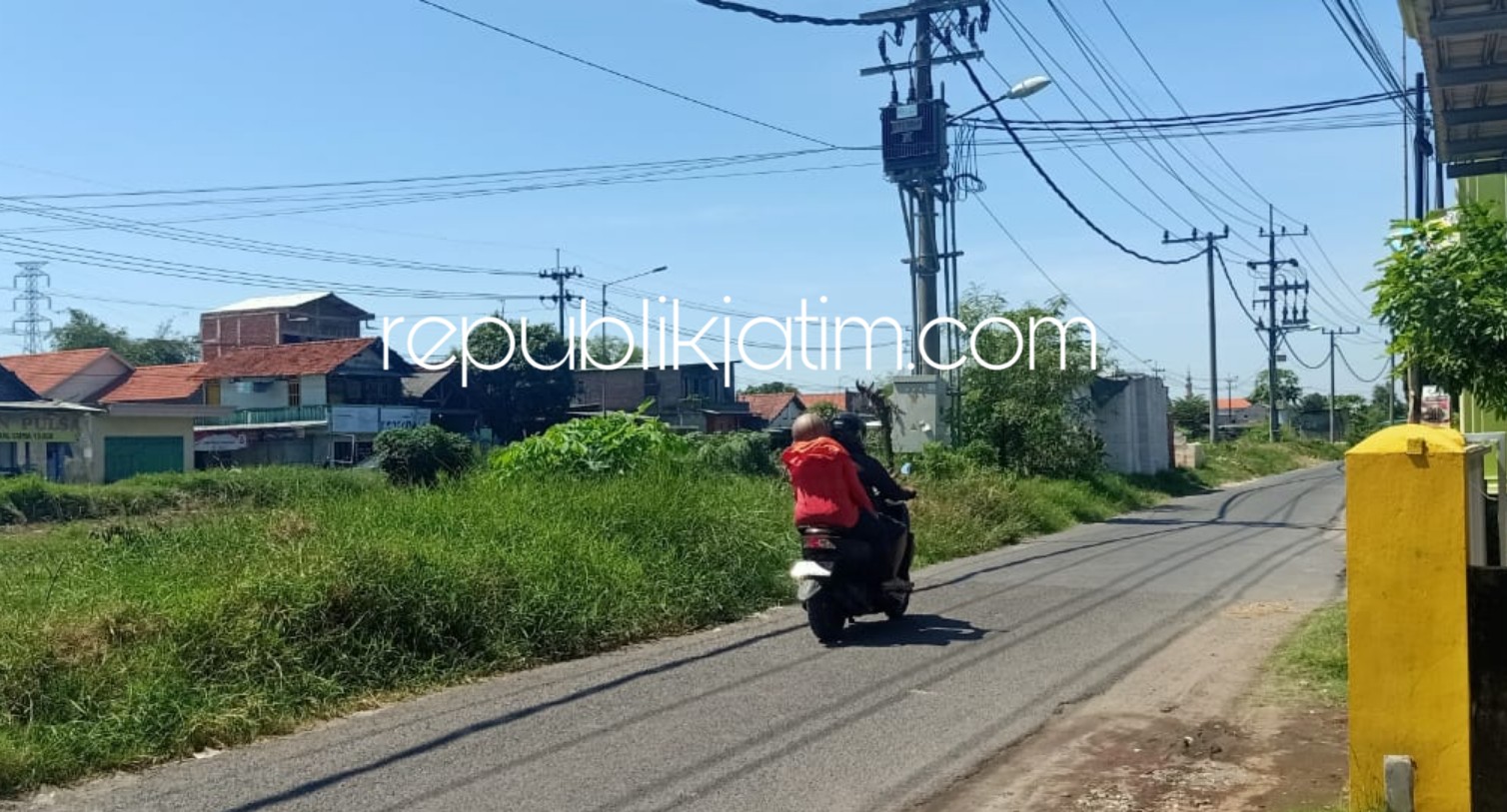 Motor dan HP Dirampas Pemilik Dikepruk Helm Hingga Terjungkal Ke Sungai