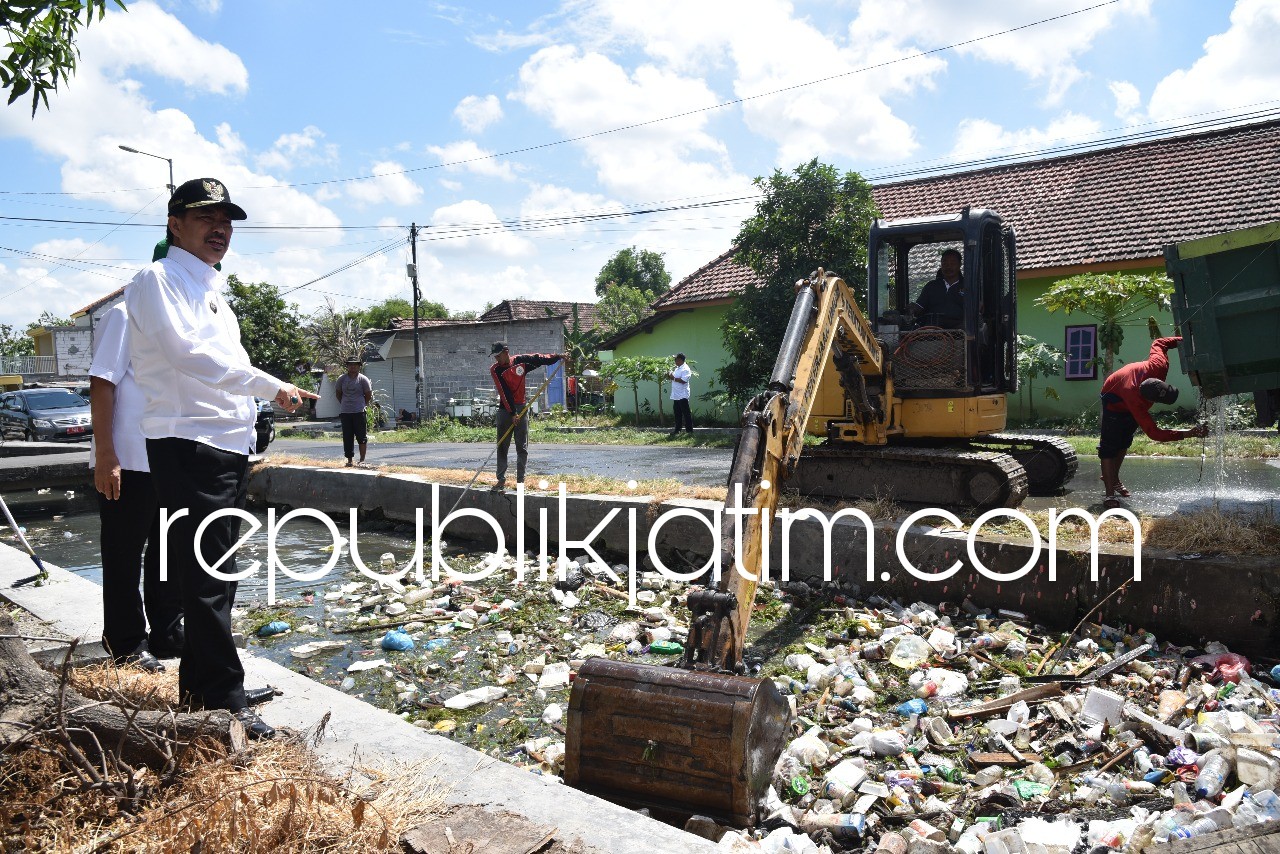 Sungai Dipenuhi Sampah, Wabup Desak Perdes Sampah di Setiap Desa