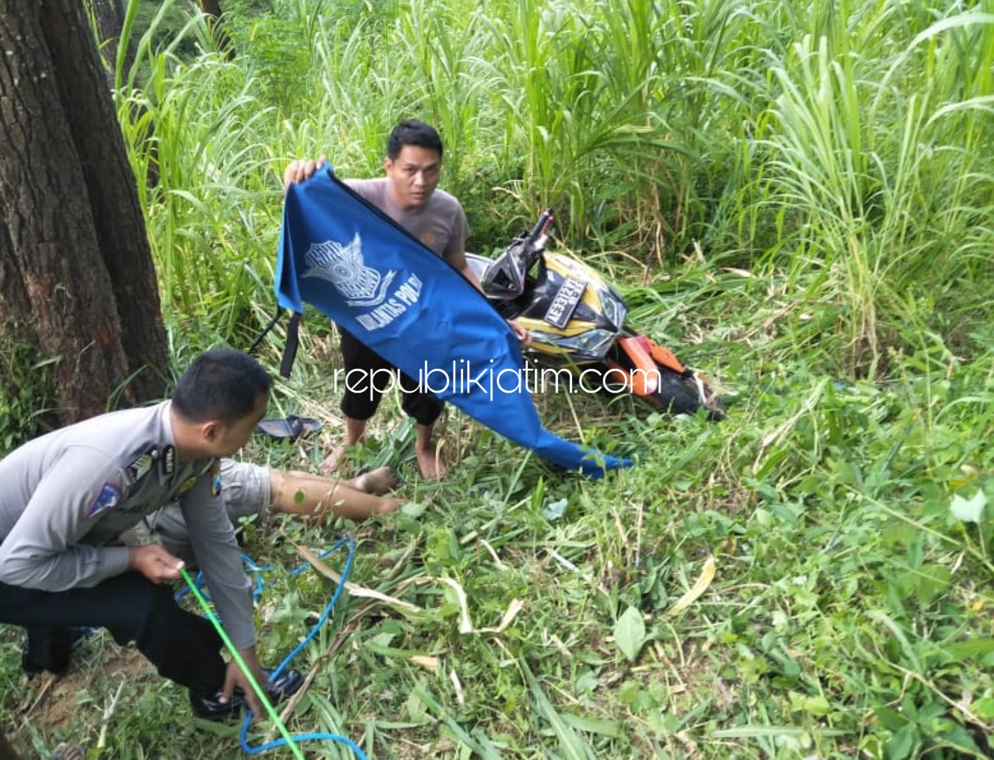 Tak Kuasai Medan, Pemotor Tewas Masuk Jurang Jalur Bungkal-Ngrayun