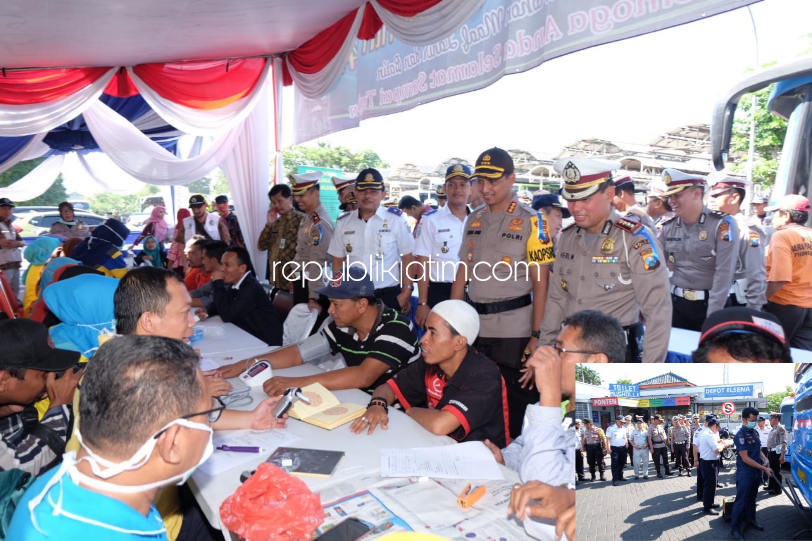 Sopir dan Kru Bus Mendadak Dites Urine di Terminal Bungurasih