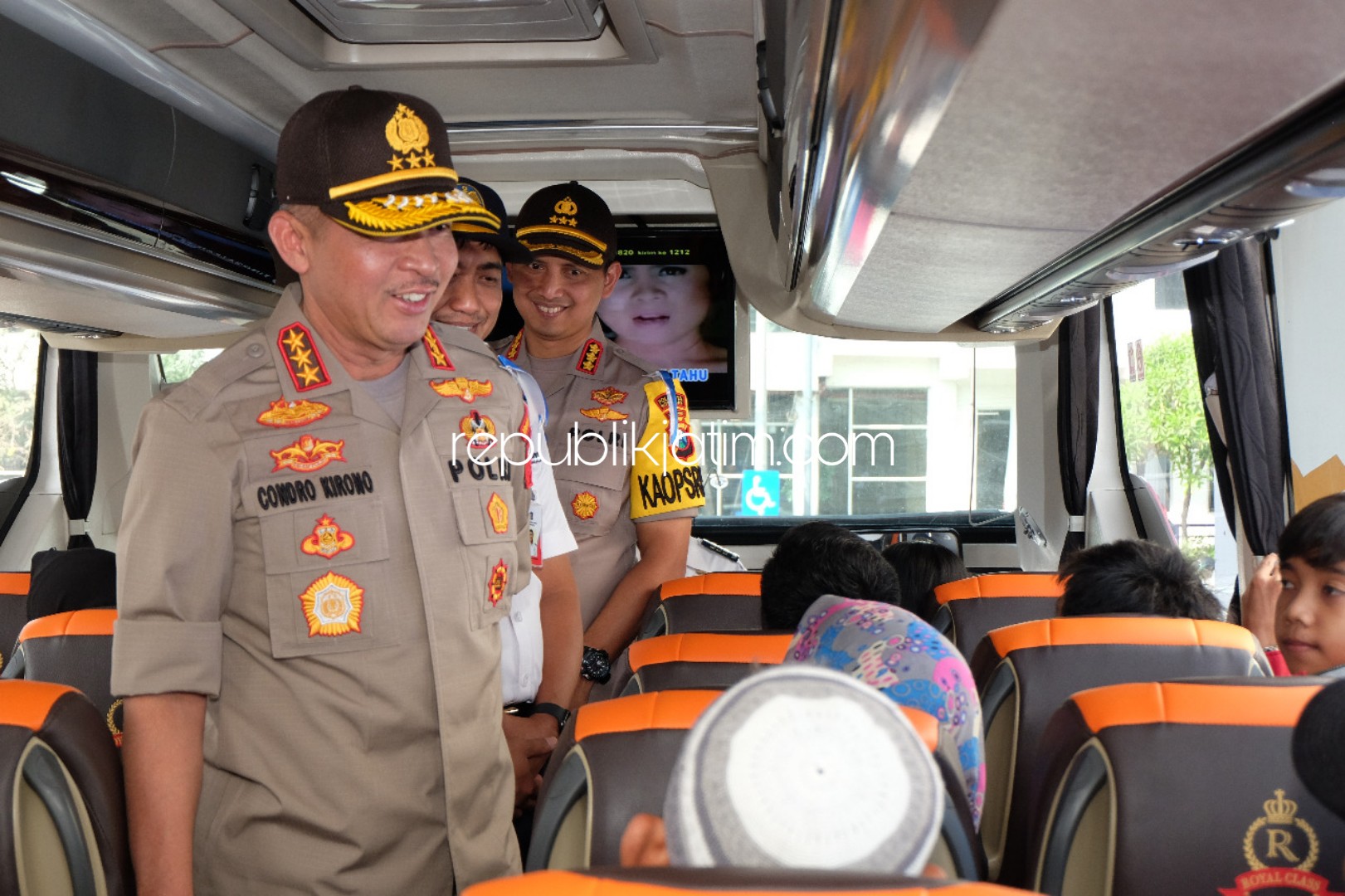 Penumpang Turun 30 Persen, Kabaharkam Polri Cek Arus Mudik di Bungurasih