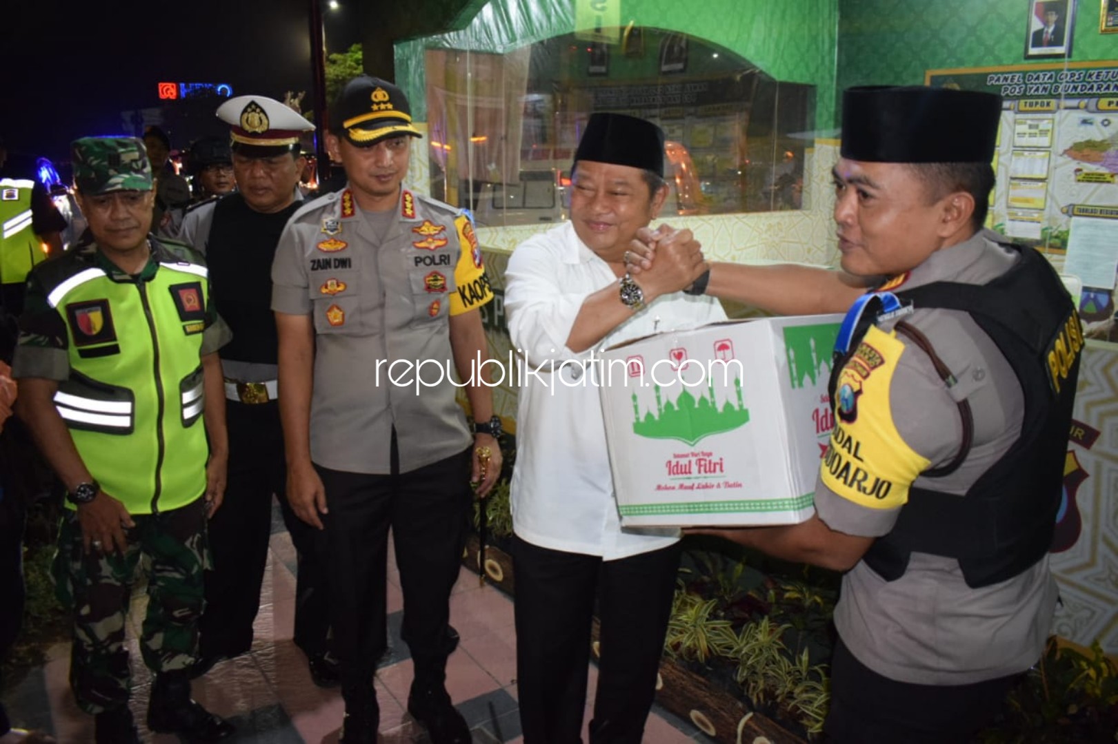 Malam Lebaran, Forkopimda Sidoarjo Keliling Pos Operasi Ketupat Semeru 2019