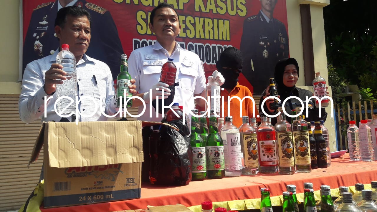 Peracik Jamu Oplosan Diringkus Polisi Beserta Ratusan Botol Miras