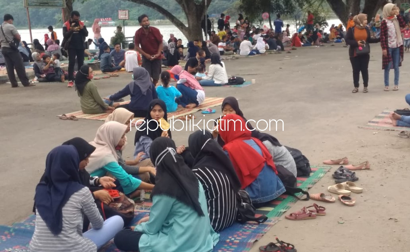 Usai Uji Coba New Normal, Telaga Ngebel Ponorogo Mulai Dibanjiri Wisatawan