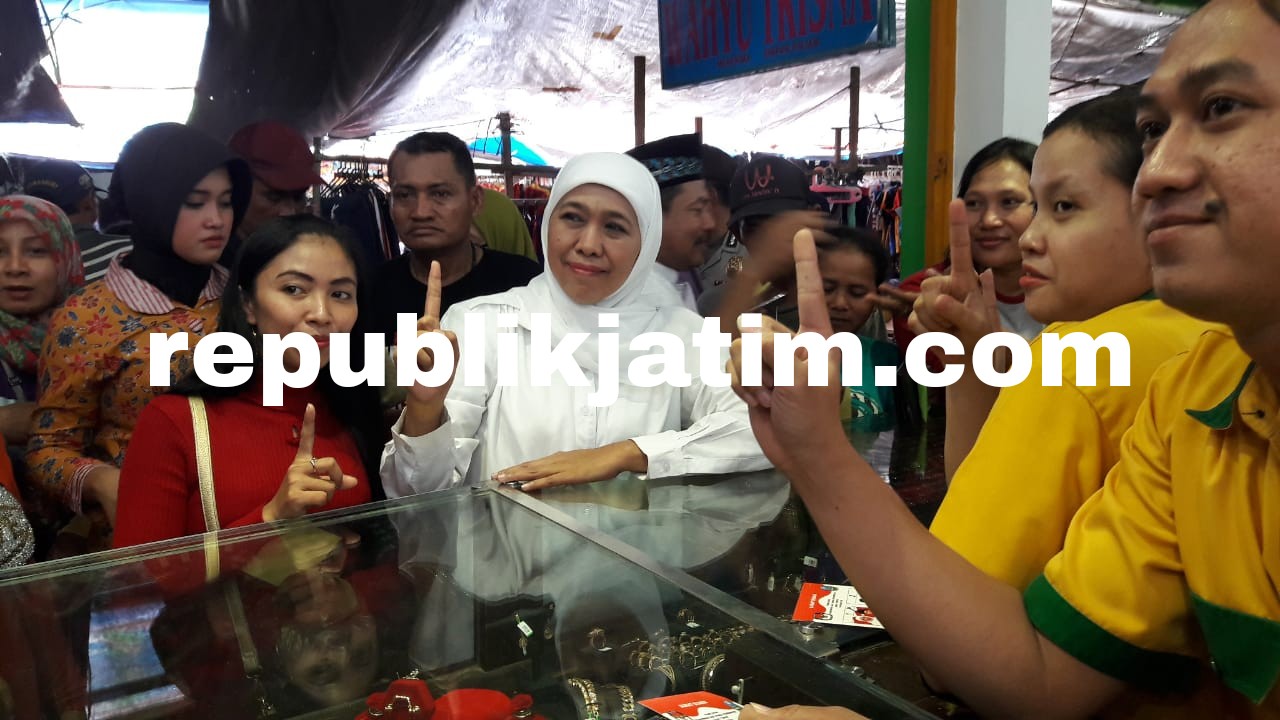 Sehari, Khofifah Kunjungi 2 Pasar Tradisional di Sidoarjo